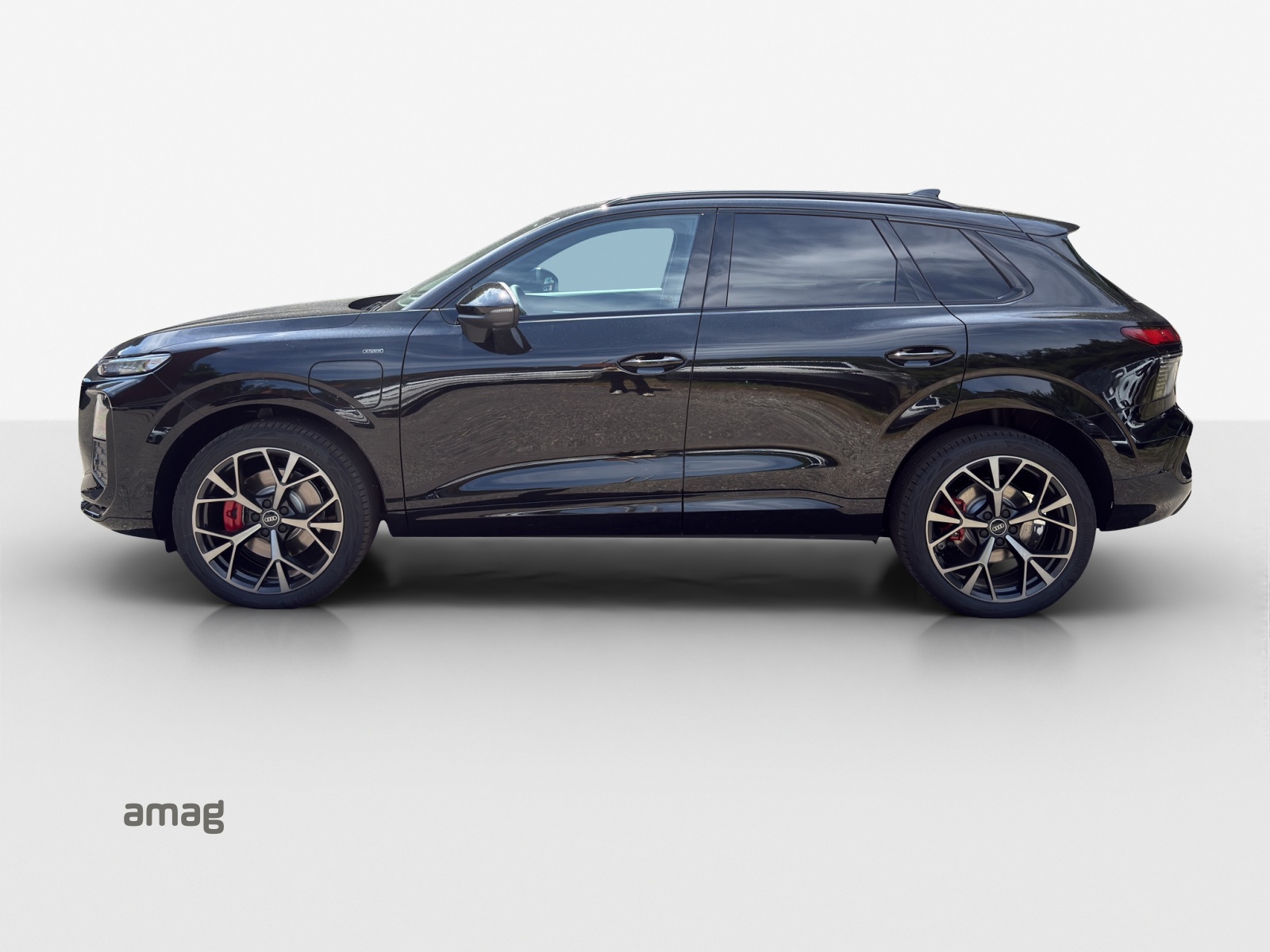 AUDI Q3 SUV e-hybrid 200 kW S tronig-image-1
