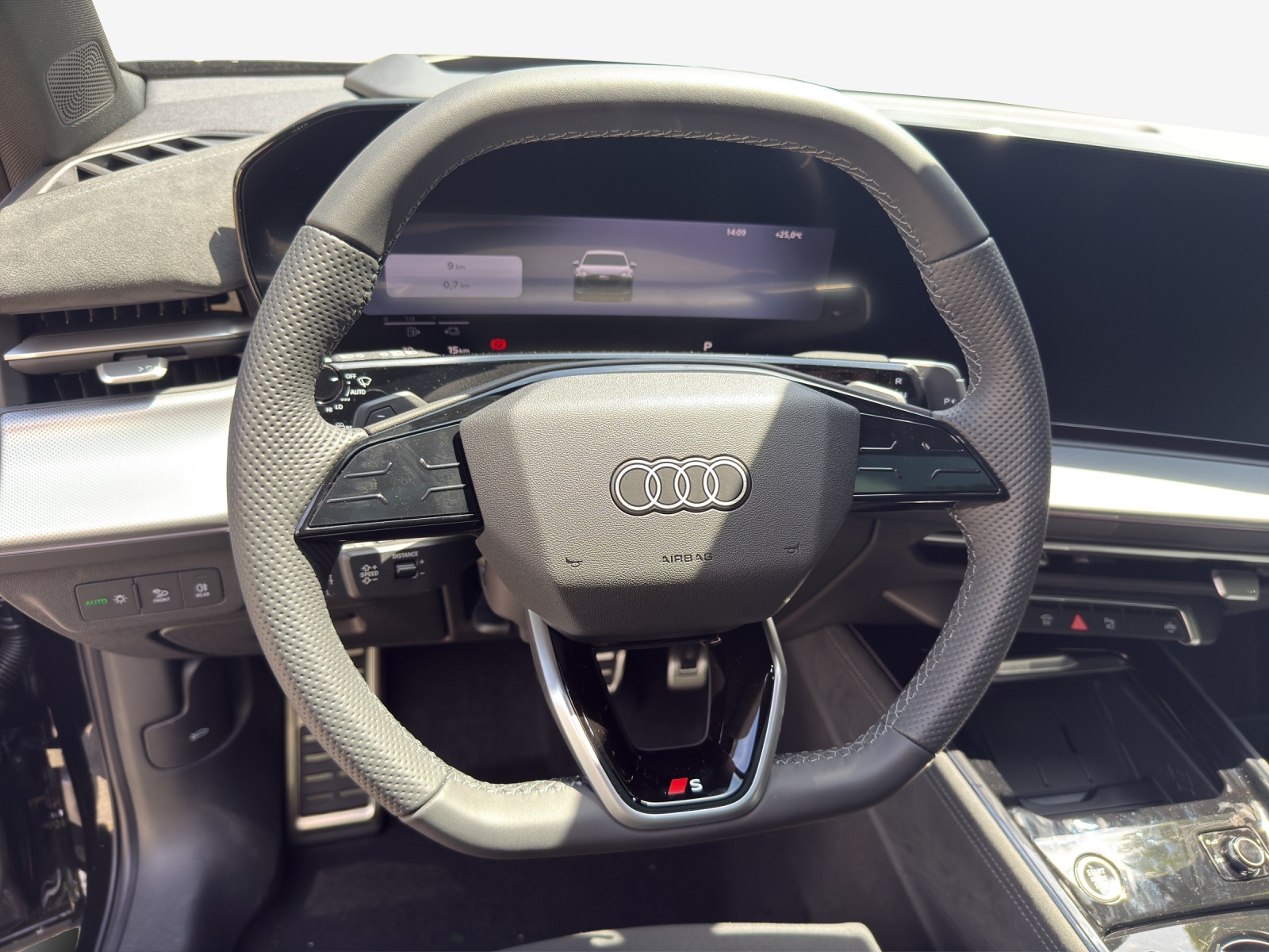 AUDI Q3 SUV e-hybrid 200 kW S tronig-image-9