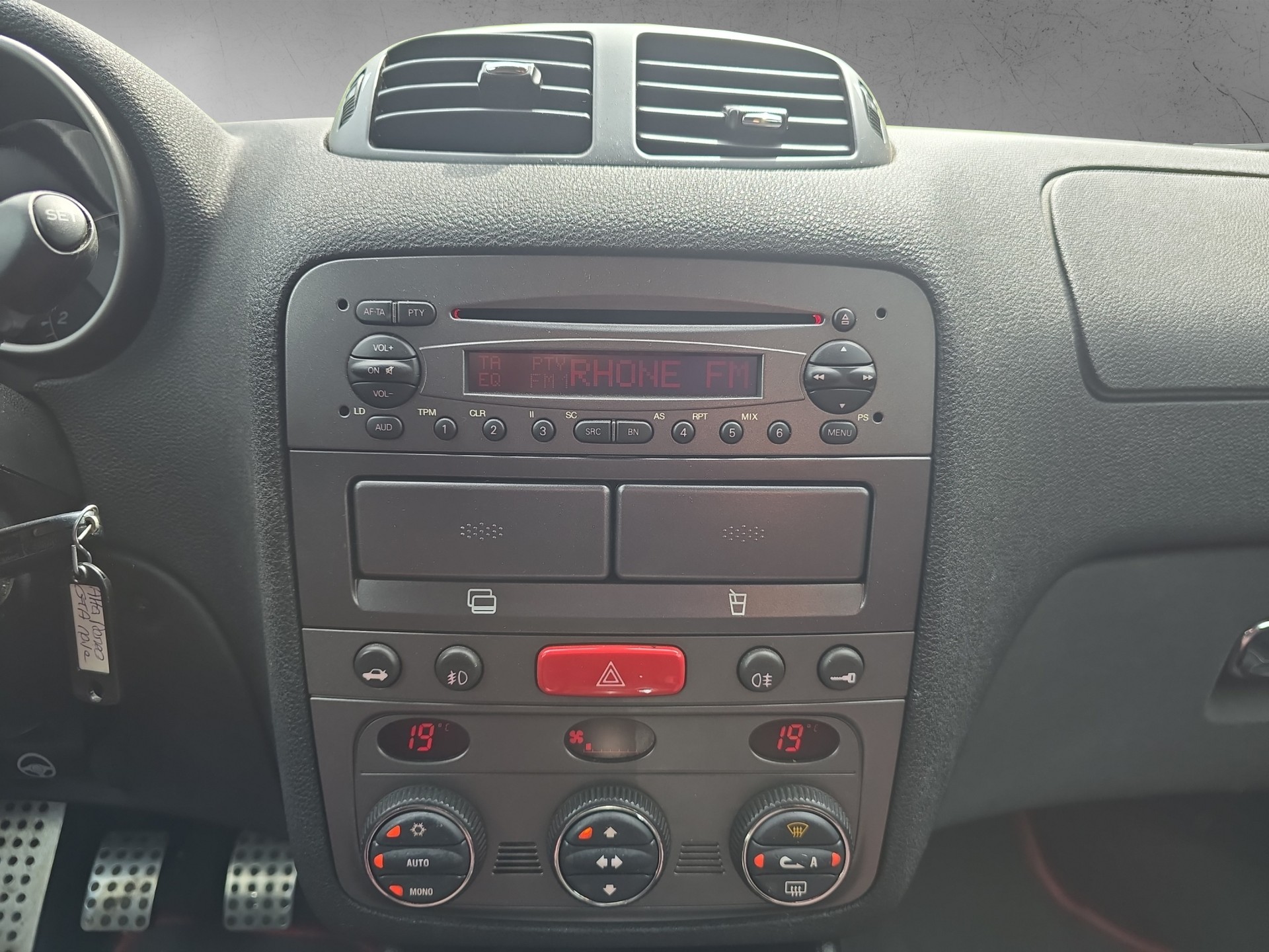 ALFA ROMEO 147 3.2 GTA-image-11