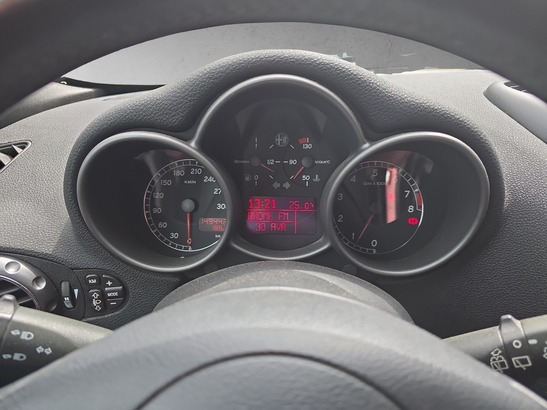 ALFA ROMEO 147 3.2 GTA-image-12