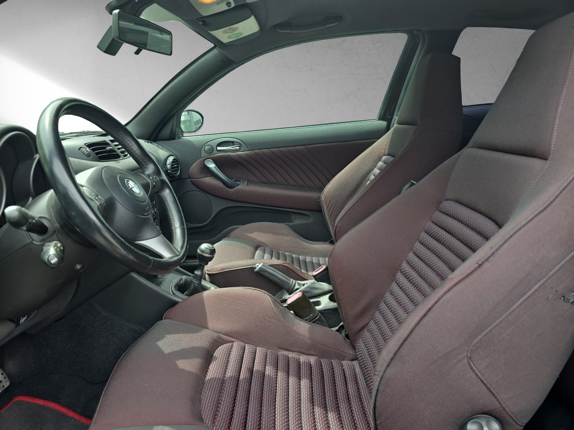 ALFA ROMEO 147 3.2 GTA-image-7