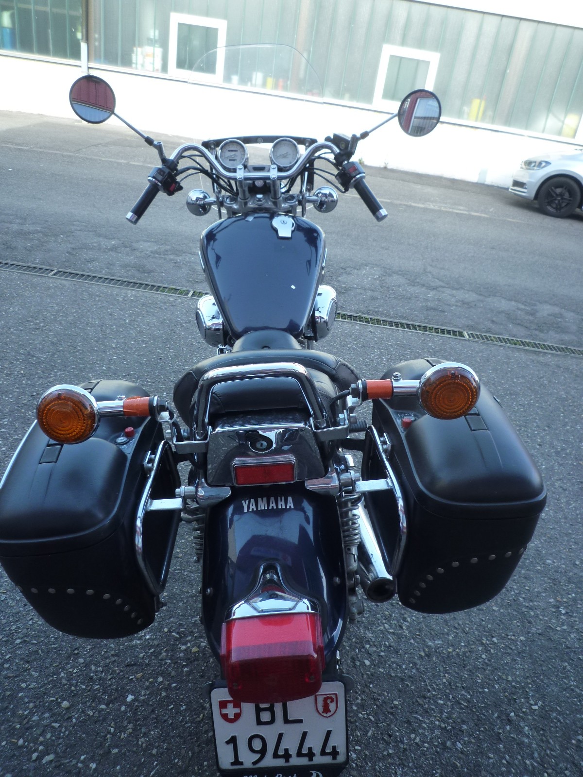 YAMAHA XV 750 Virago-image-2