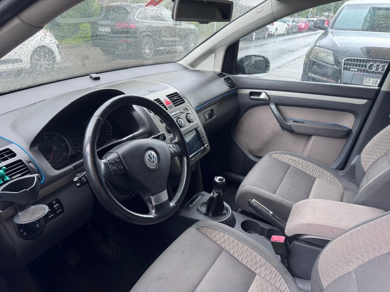 VW Touran 2.0 TDI Highline-image-5