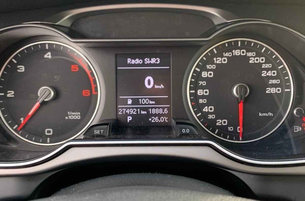 AUDI A4 Avant 2.0 TDI quattro S-tronic Automat (Klimatronik * Alufelgen * Sensoren * Multilenkrad * Panorama * Leder * BO5)-image-8