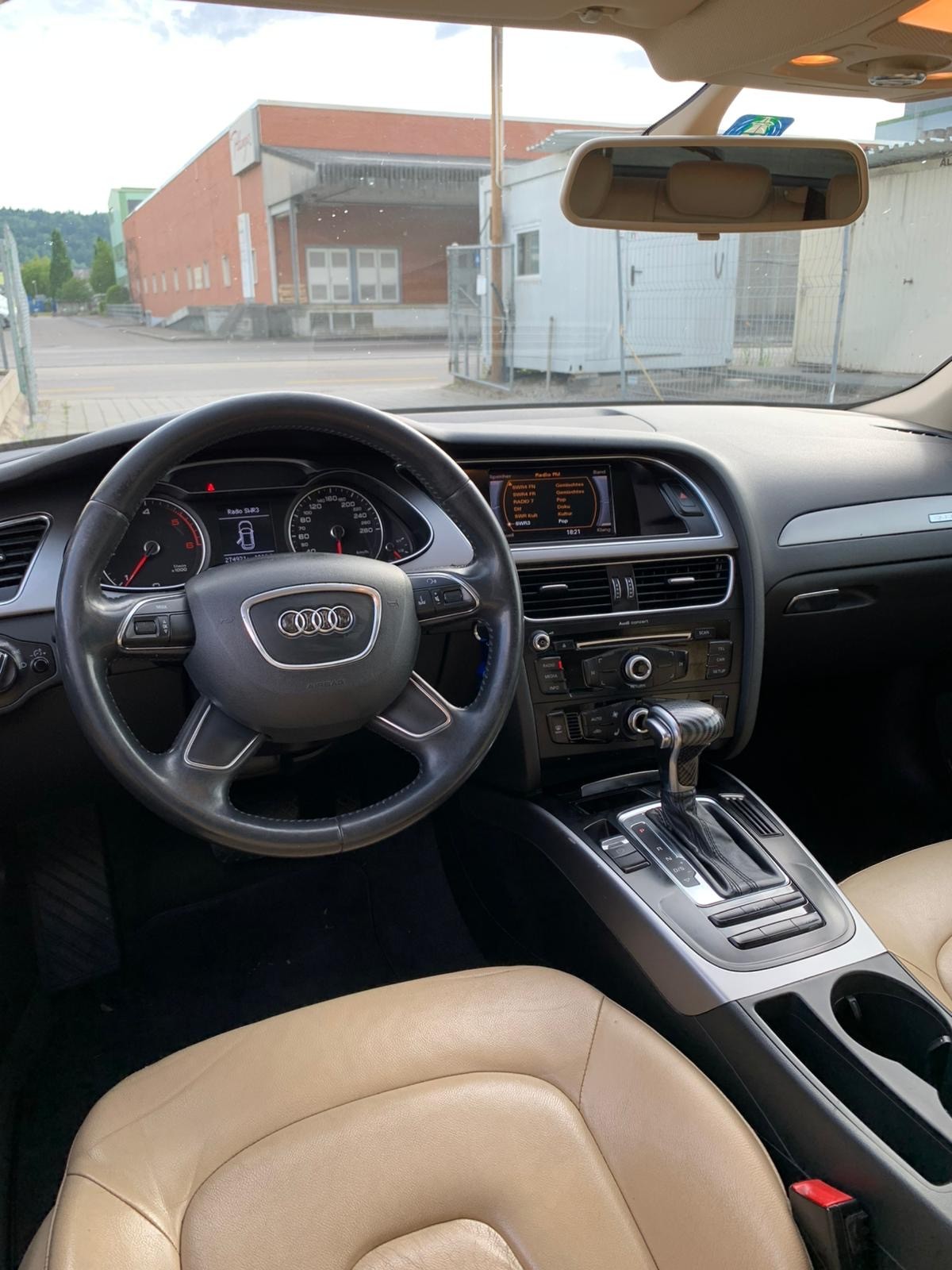 AUDI A4 Avant 2.0 TDI quattro S-tronic Automat (Klimatronik * Alufelgen * Sensoren * Multilenkrad * Panorama * Leder * BO5)-image-11