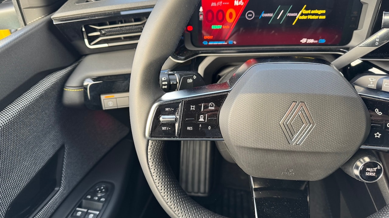 RENAULT R4 E-Tech Comfort Range 52 kWh Iconic-image-17