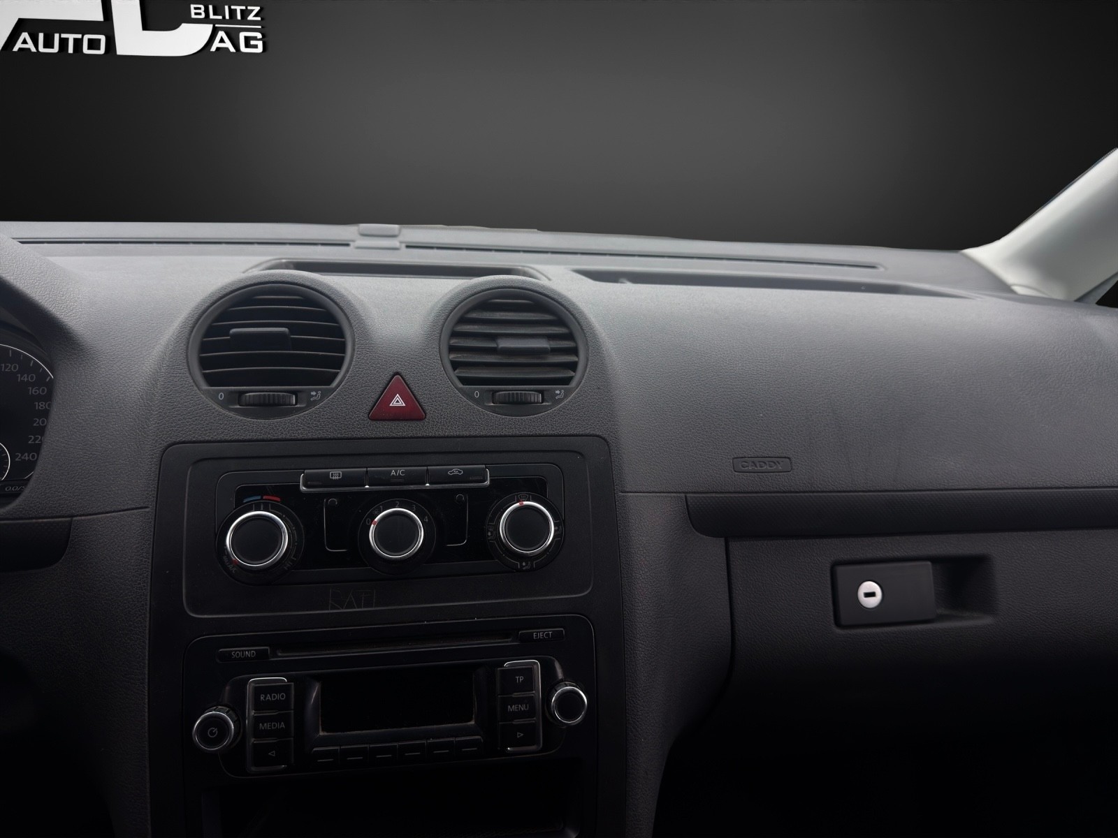 VW Caddy 2.0 TDI 4Motion-image-10