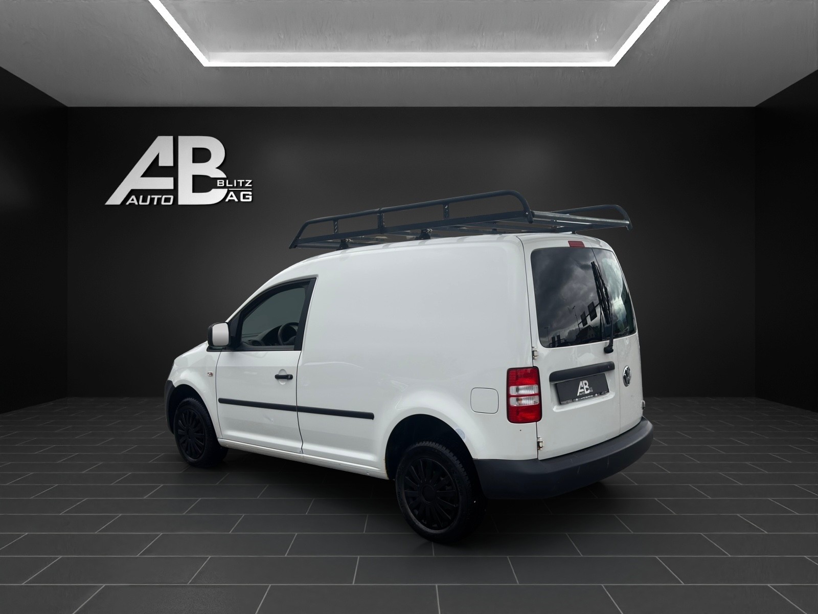 VW Caddy 2.0 TDI 4Motion-image-2