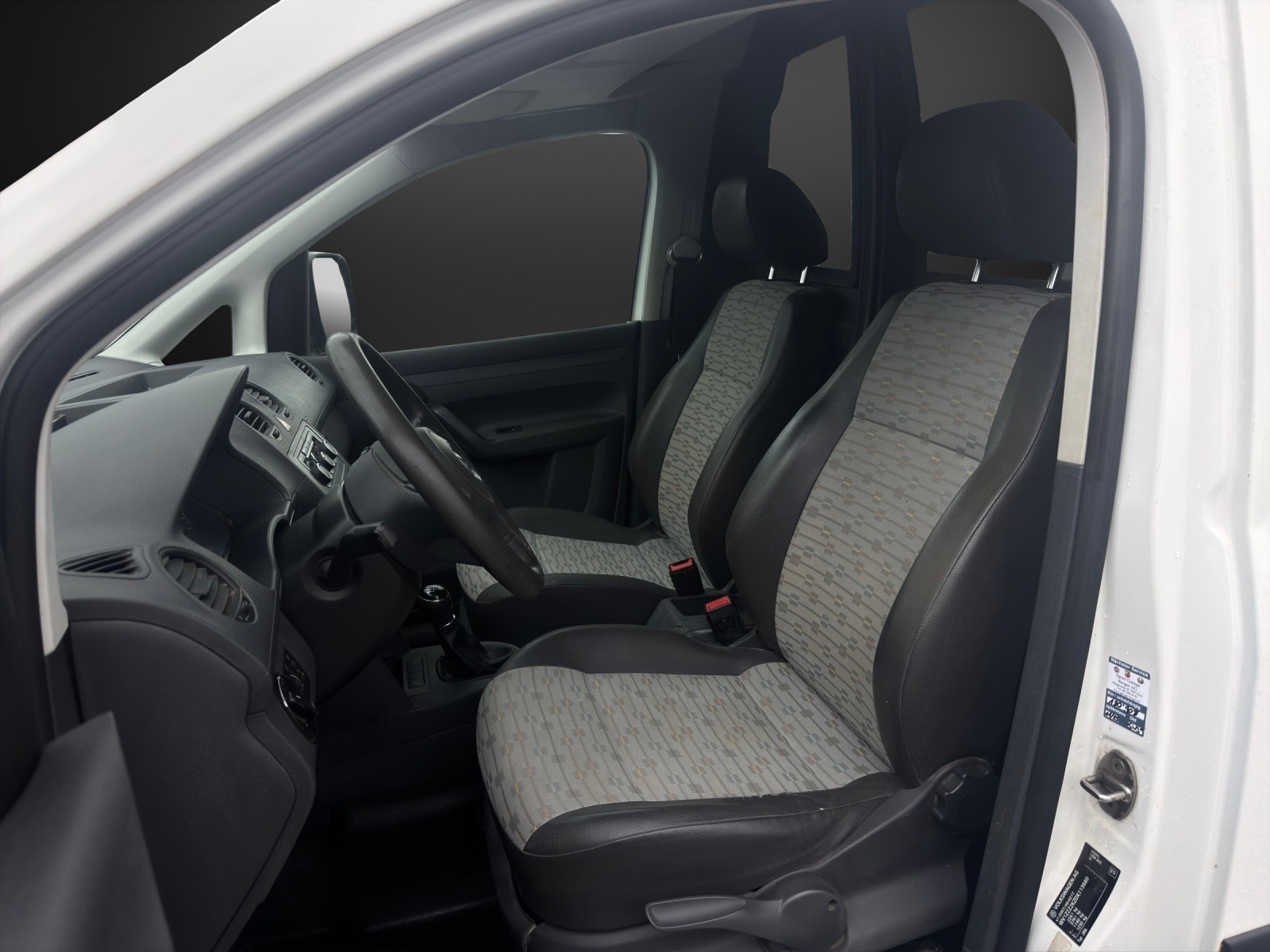 VW Caddy 2.0 TDI 4Motion-image-6