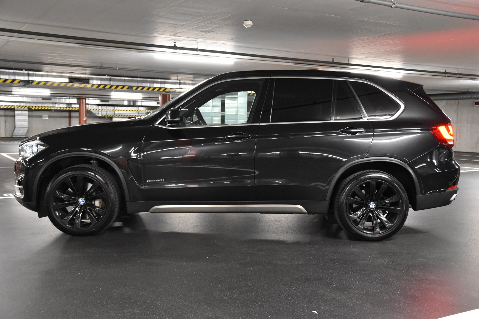 BMW X5 xDrive 50i Steptronic *** INDIVIDUAL ***-image-3