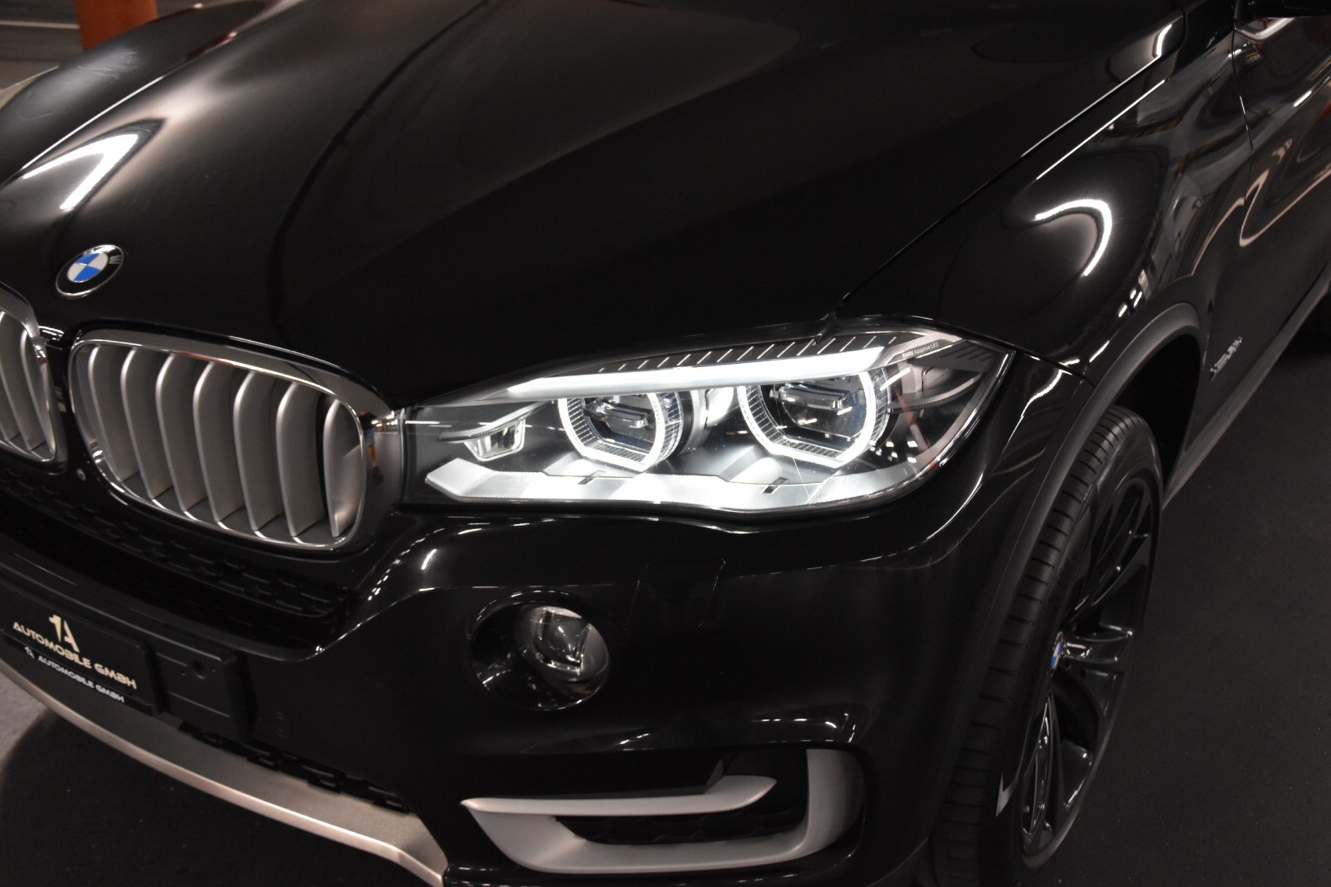 BMW X5 xDrive 50i Steptronic *** INDIVIDUAL ***-image-1