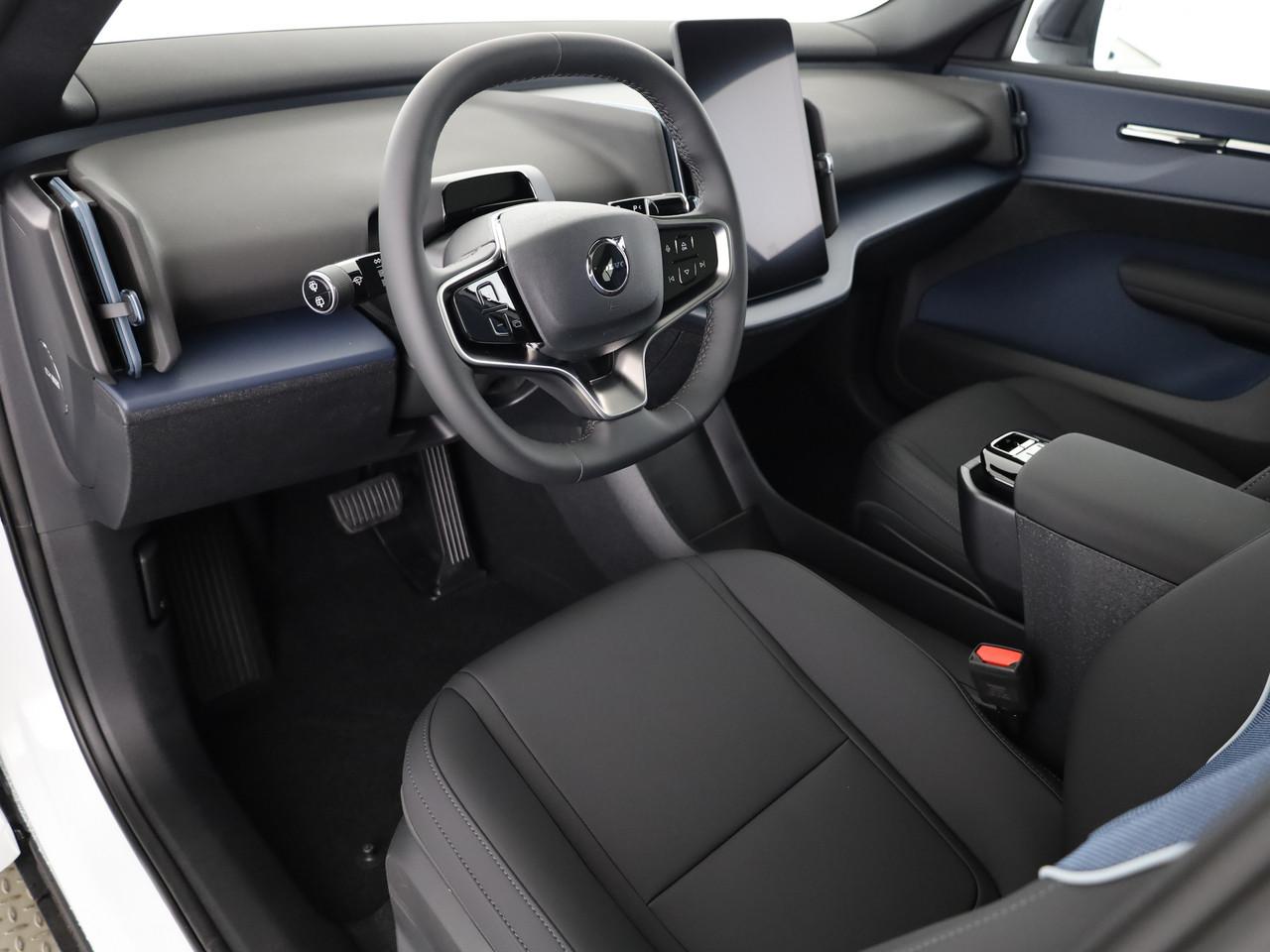 VOLVO EX30 CC P8 Ultra AWD-image-6