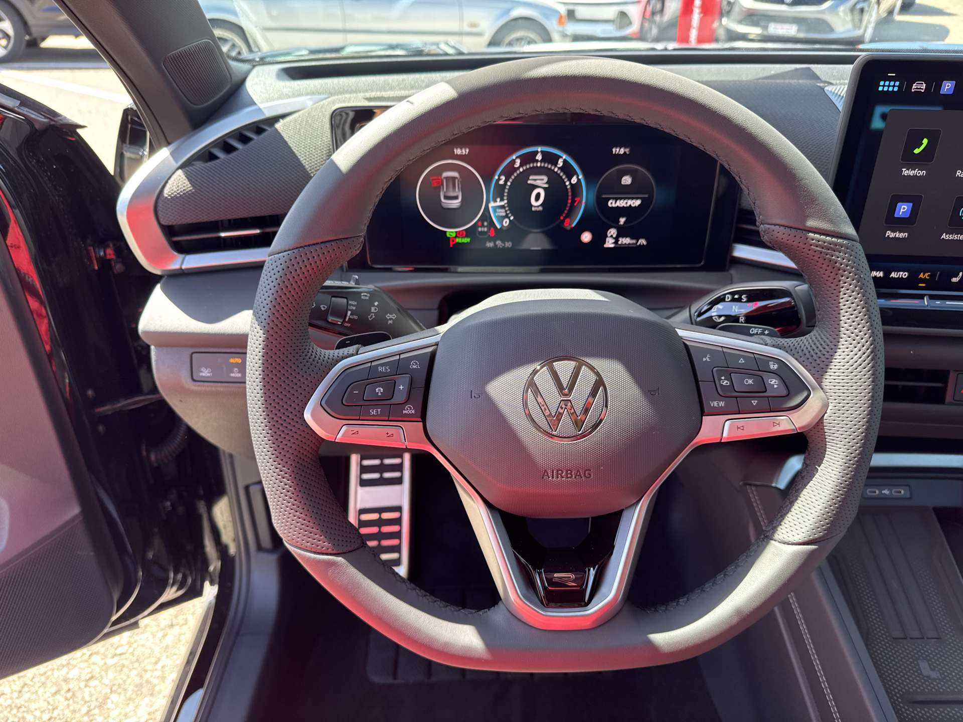 VW T-Roc 1.5 eTSi mHEV R-Line DSG-Automat-image-15