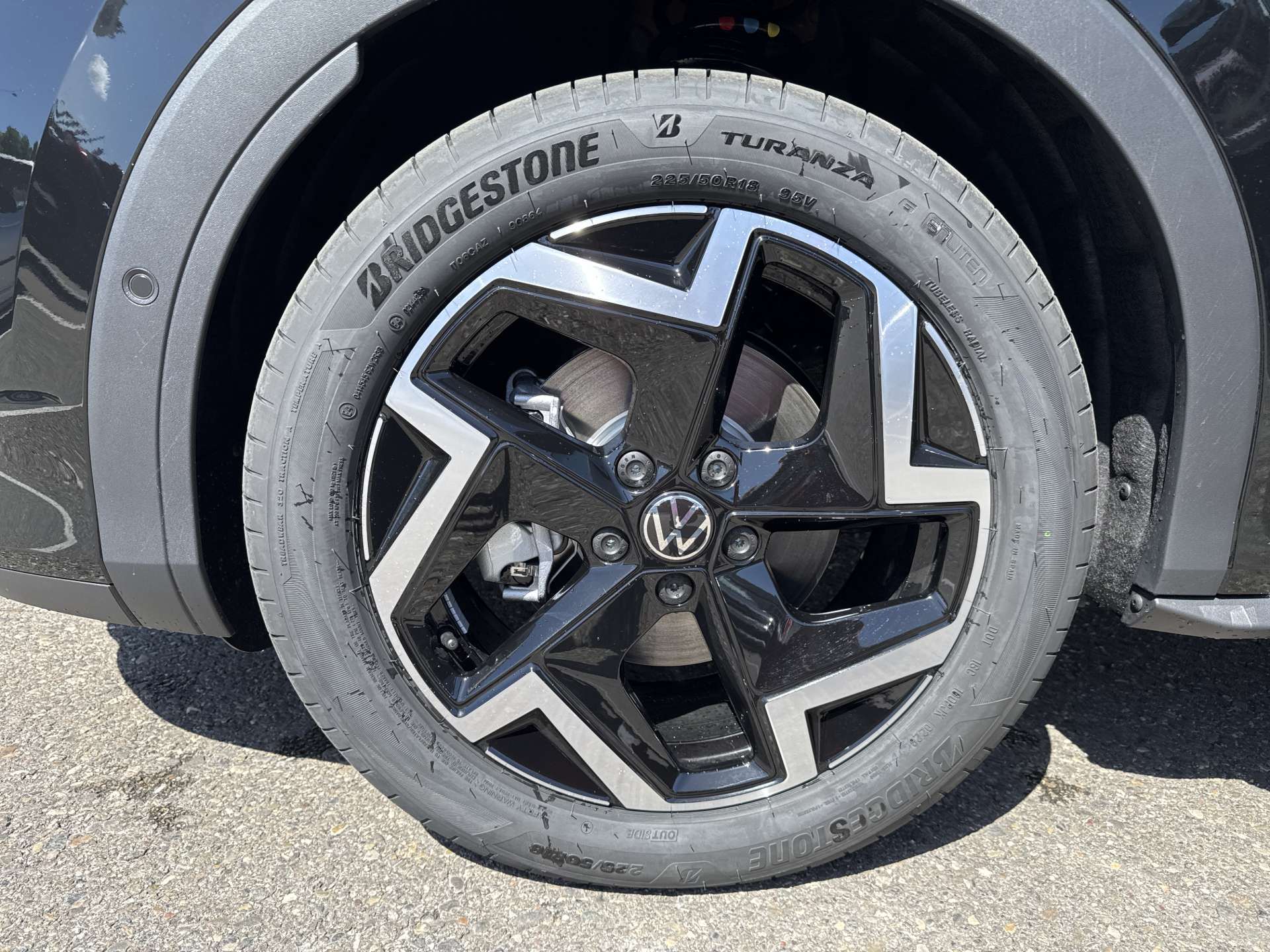 VW T-Roc 1.5 eTSi mHEV R-Line DSG-Automat-image-8