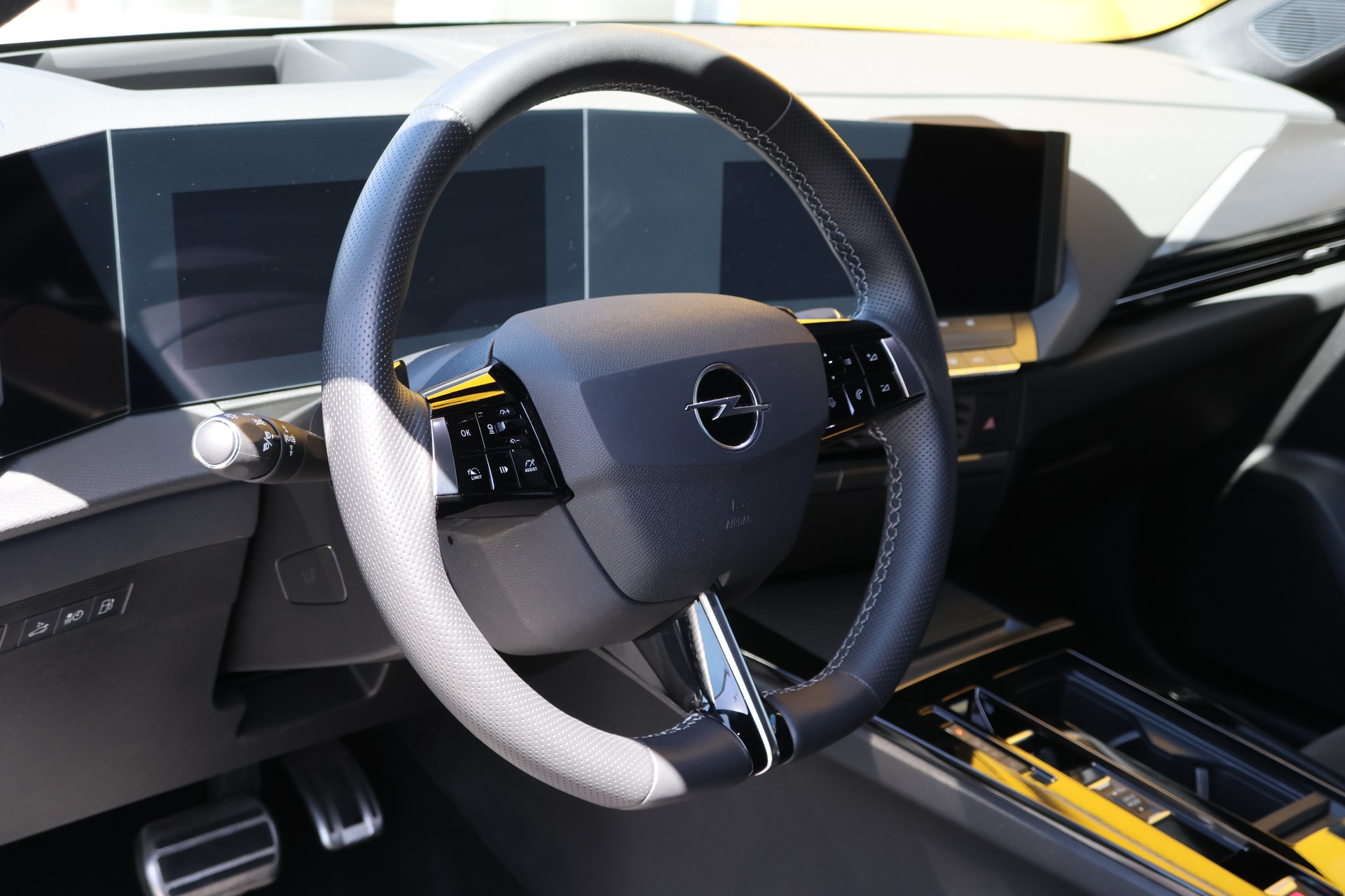 OPEL Astra Sports Tourer 1.6 PHEV Turbo Ultimate-image-4