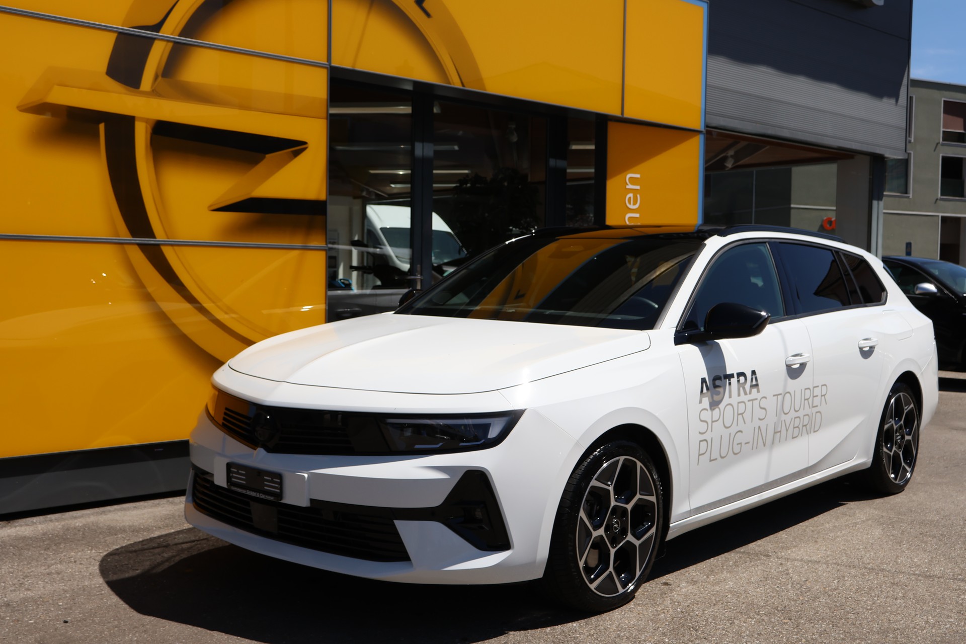OPEL Astra Sports Tourer 1.6 PHEV Turbo Ultimate-image-0