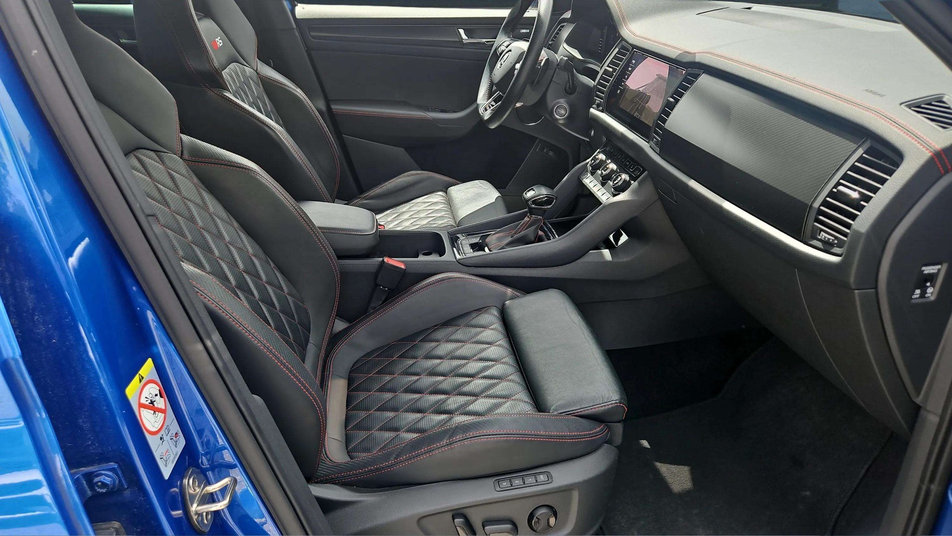 SKODA Kodiaq 2.0 TSI 4x4 RS 245PS mit AHK & Standheizung + Panoramadach-image-15