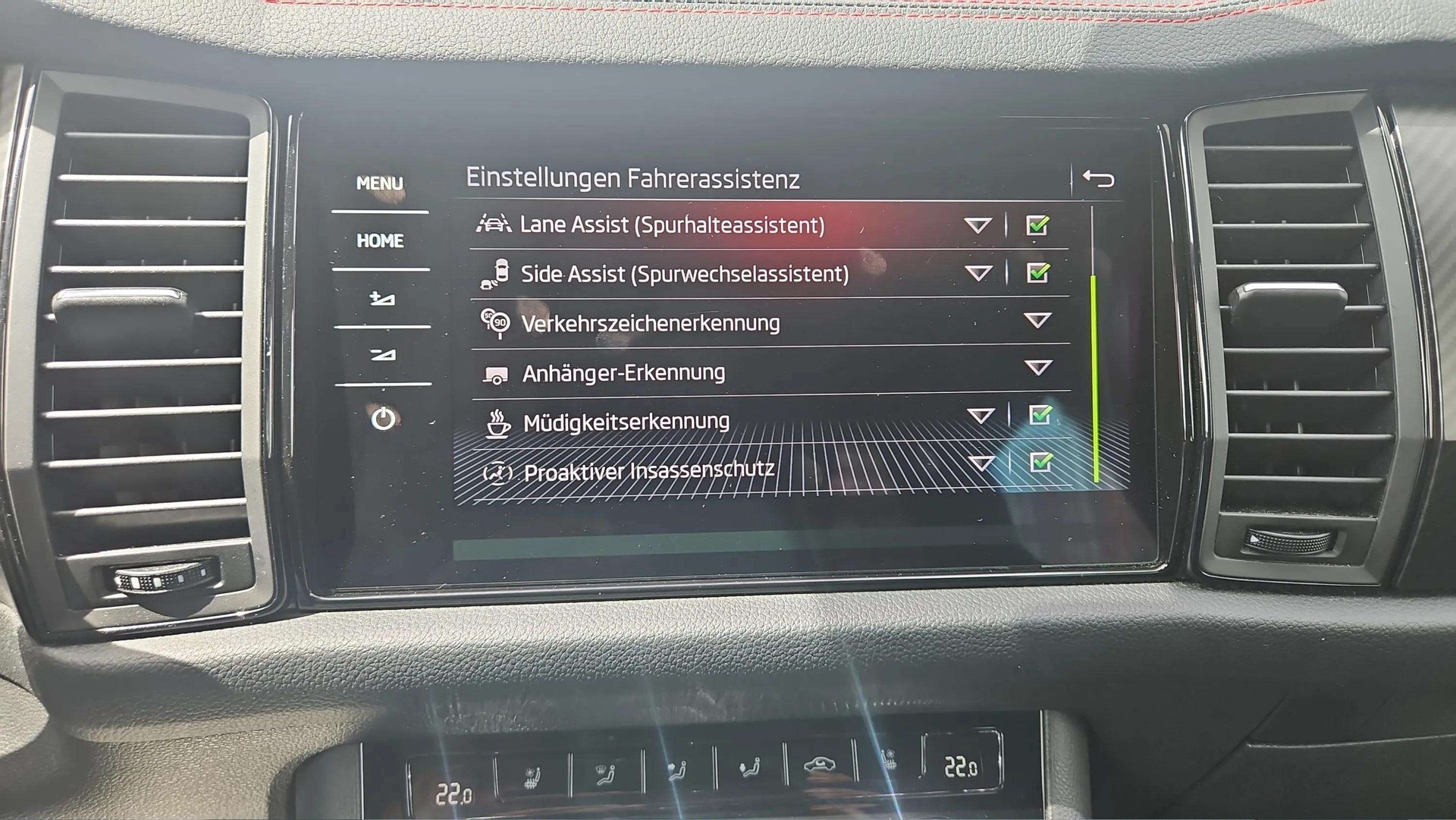 SKODA Kodiaq 2.0 TSI 4x4 RS 245PS mit AHK & Standheizung + Panoramadach-image-22
