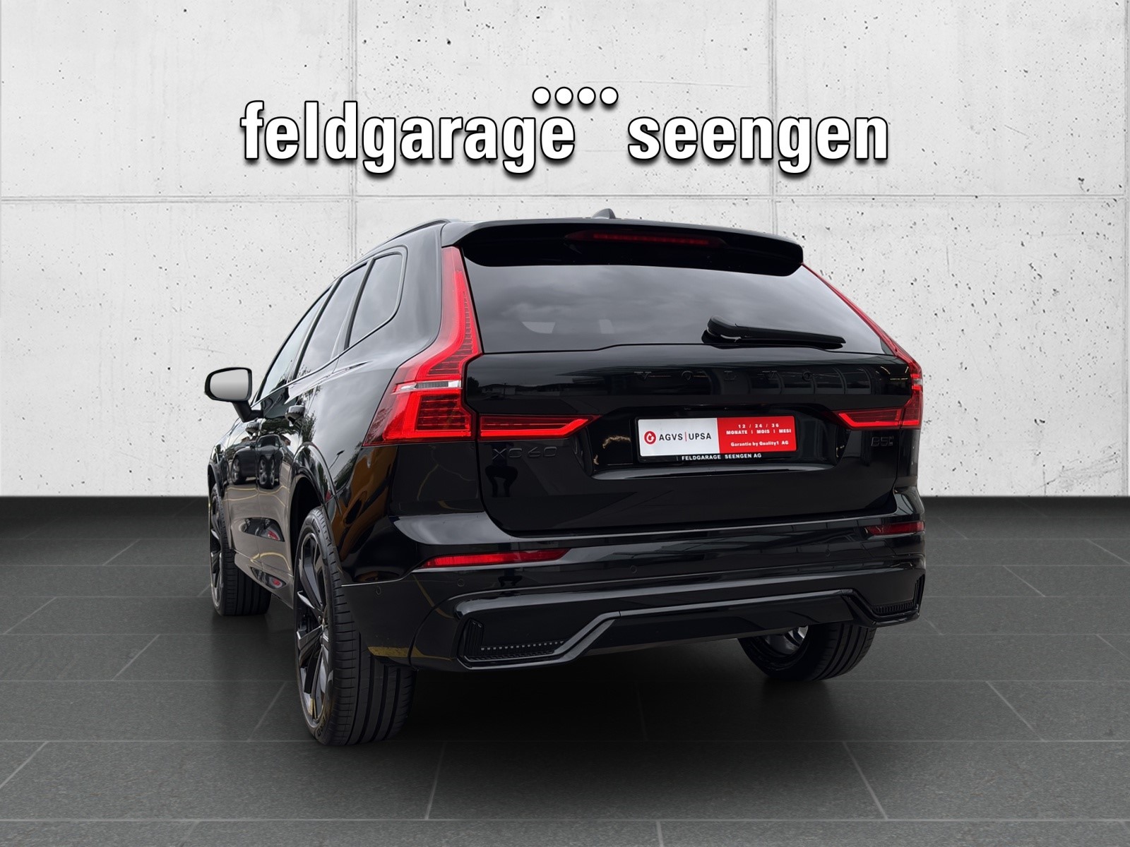 VOLVO XC60 B5 Benzin Mild Hybrid AWD Ultra Dark Geartronic mit AHK, Panorama-Ausstell-/Schiebedach & fortl. Werksgarantie 5 Jahre-image-6
