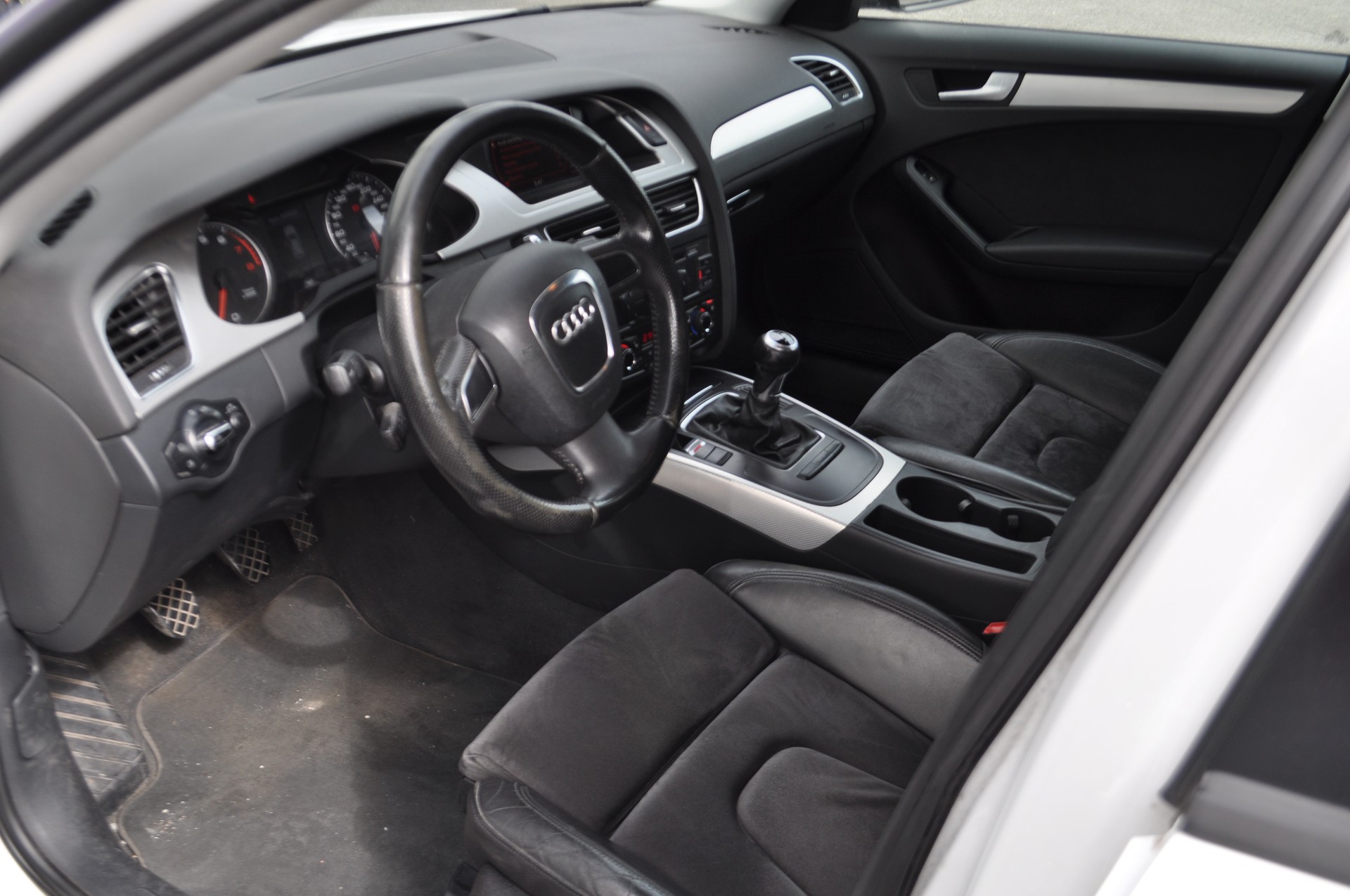 AUDI A4 Avant 1.8 TFSI-image-5