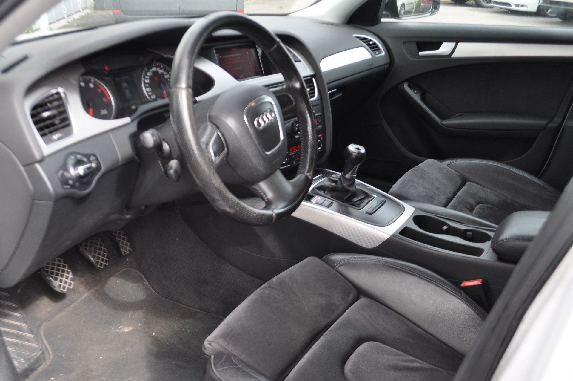 AUDI A4 Avant 1.8 TFSI-image-6
