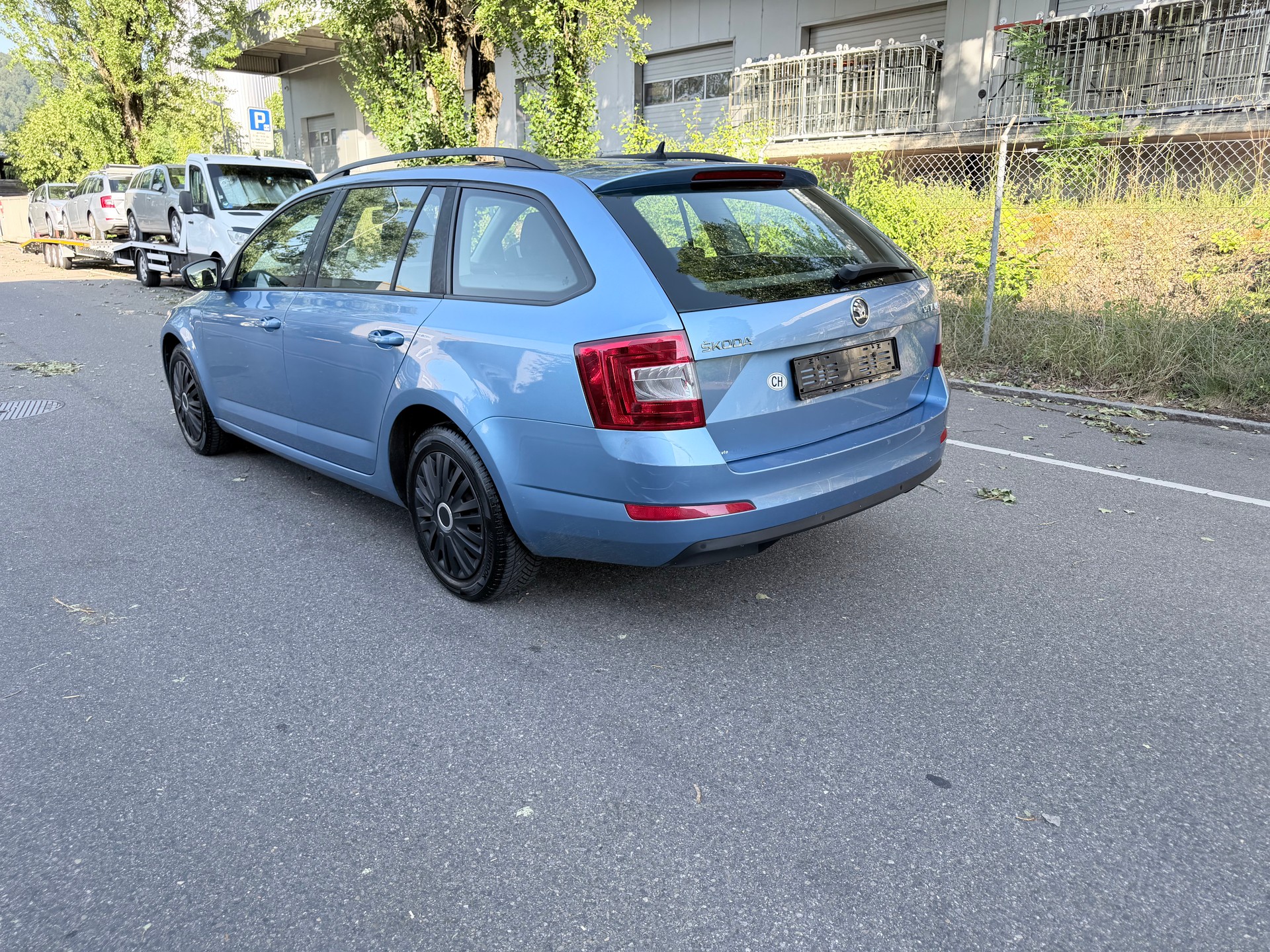 SKODA Octavia Combi 1.6 TDI Elegance DSG-image-3