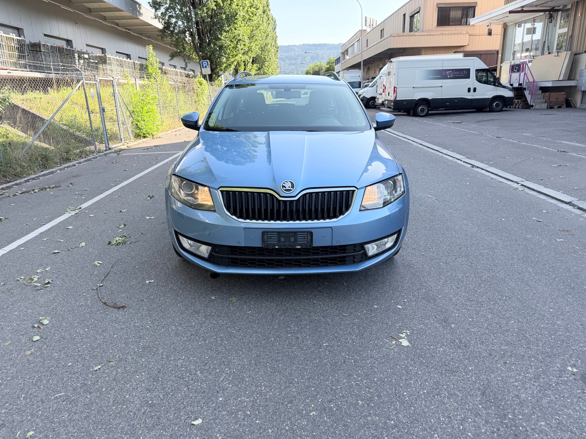SKODA Octavia Combi 1.6 TDI Elegance DSG-image-1