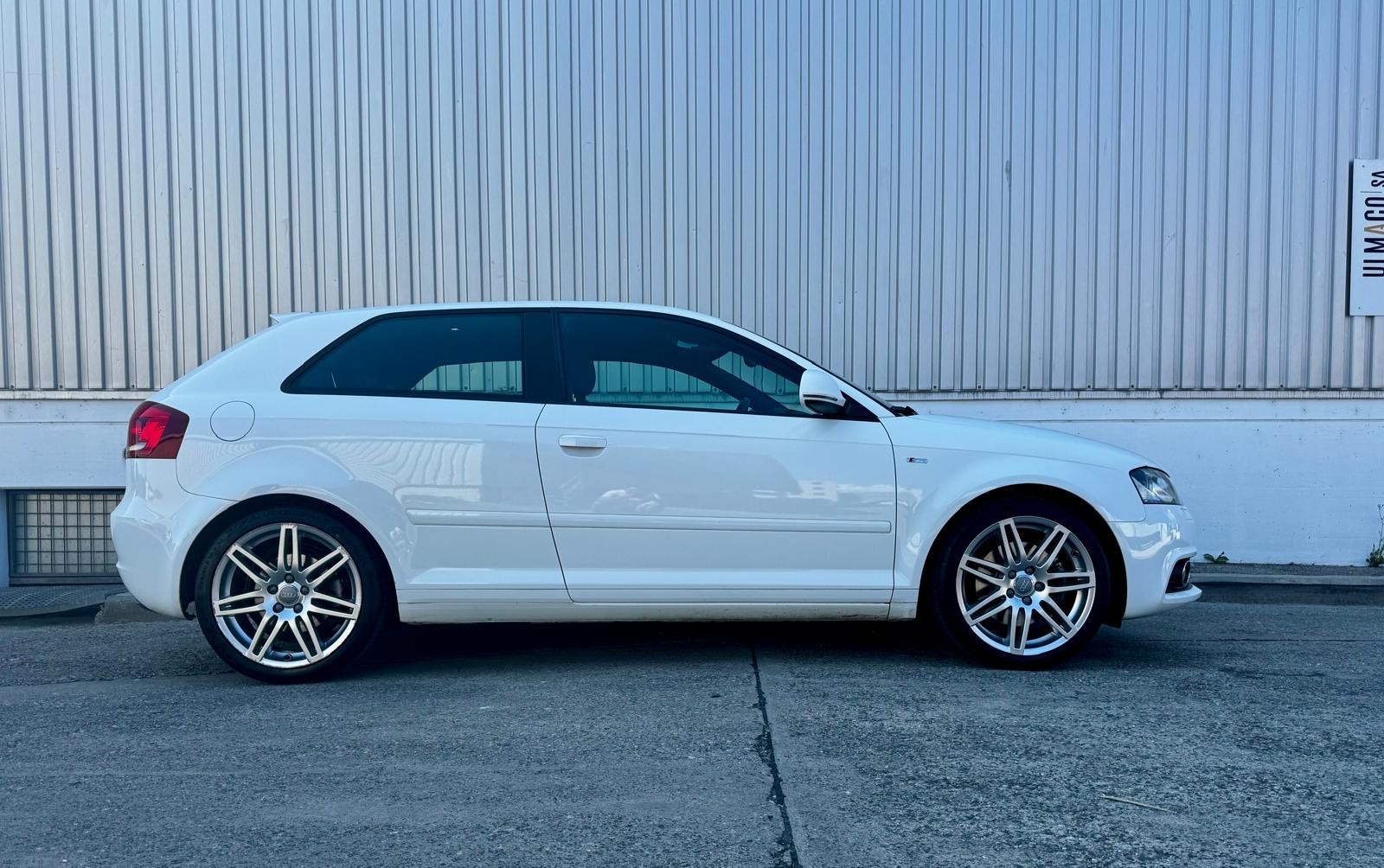 AUDI A3 2.0 TFSI Ambition-image-0