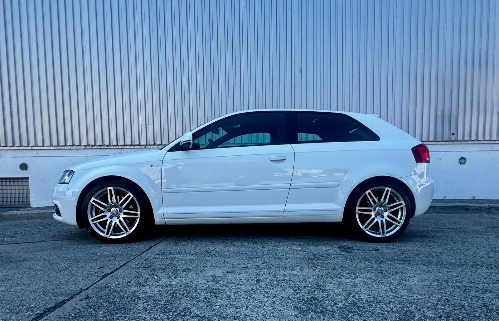 AUDI A3 2.0 TFSI Ambition-image-1