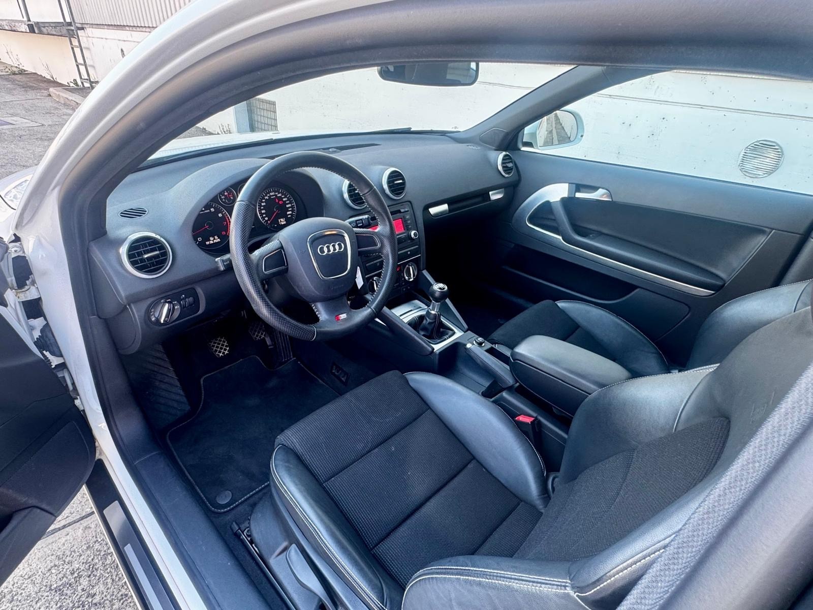 AUDI A3 2.0 TFSI Ambition-image-9