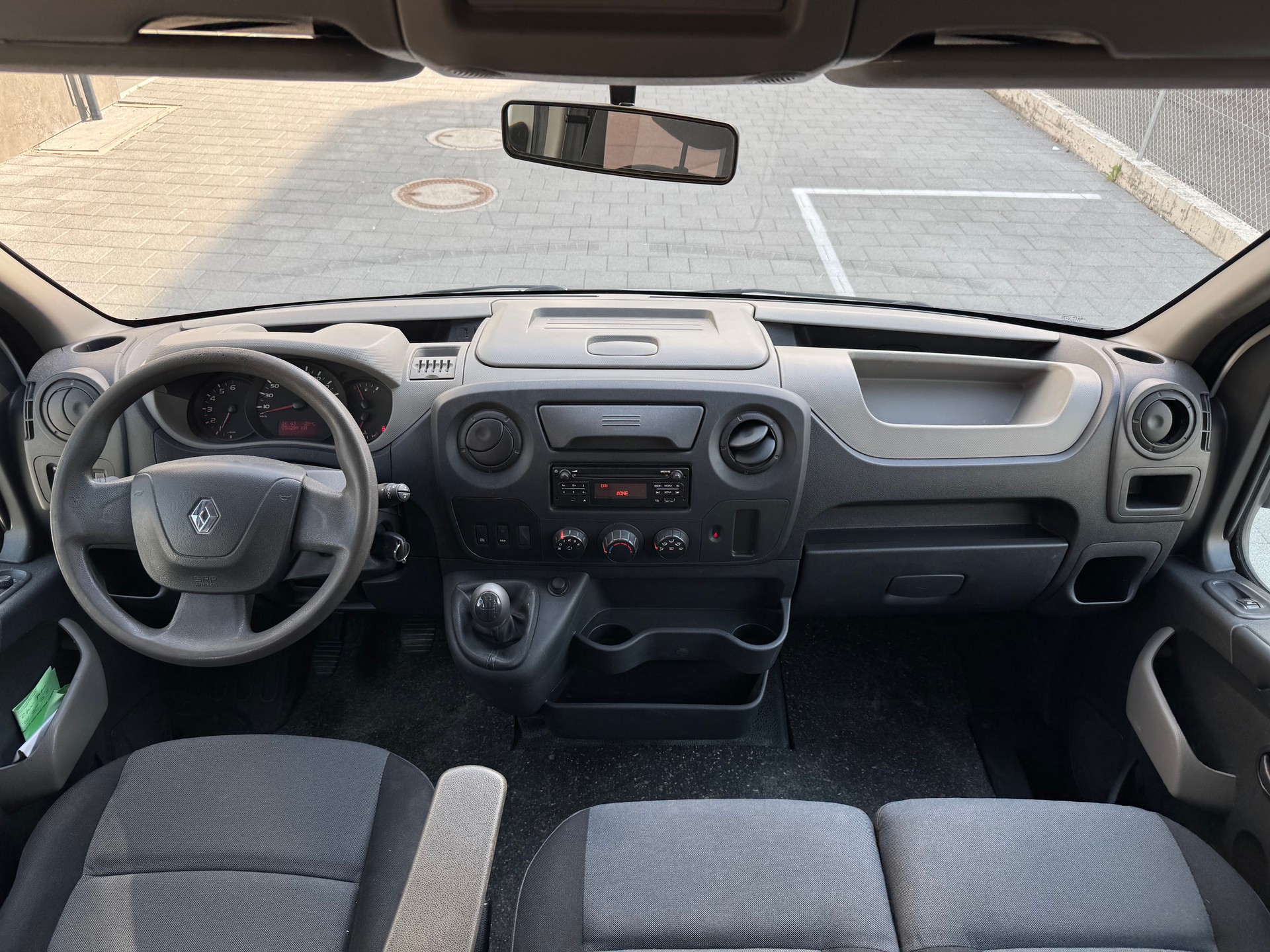 RENAULT Master T35 ENERGY 2.3dCi 165 L3-image-9
