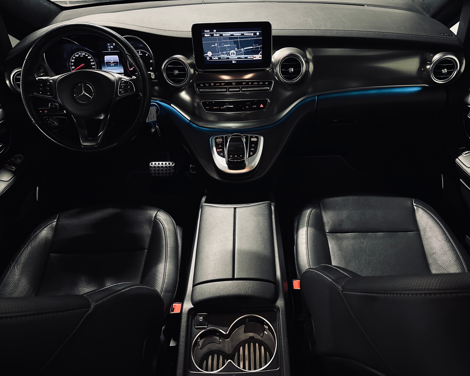 MERCEDES-BENZ V 250 d Exclusive AMG LINE 4Matic lang Version-image-6