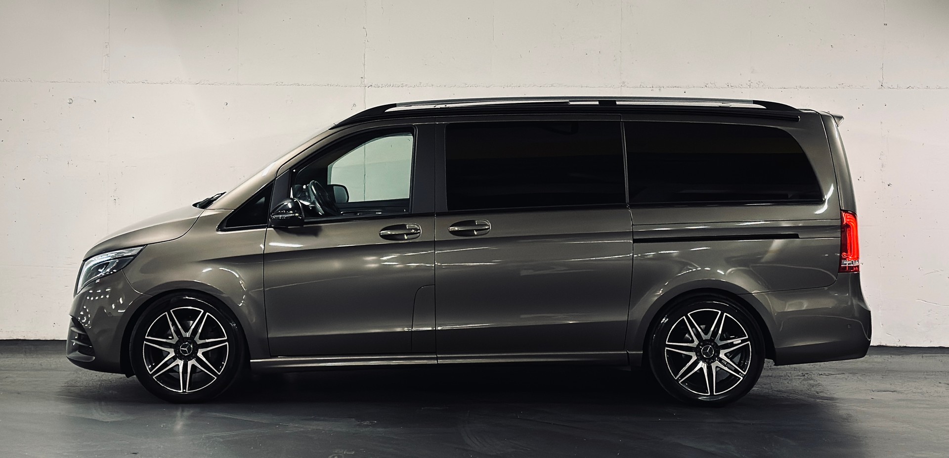 MERCEDES-BENZ V 250 d Exclusive AMG LINE 4Matic lang Version-image-4