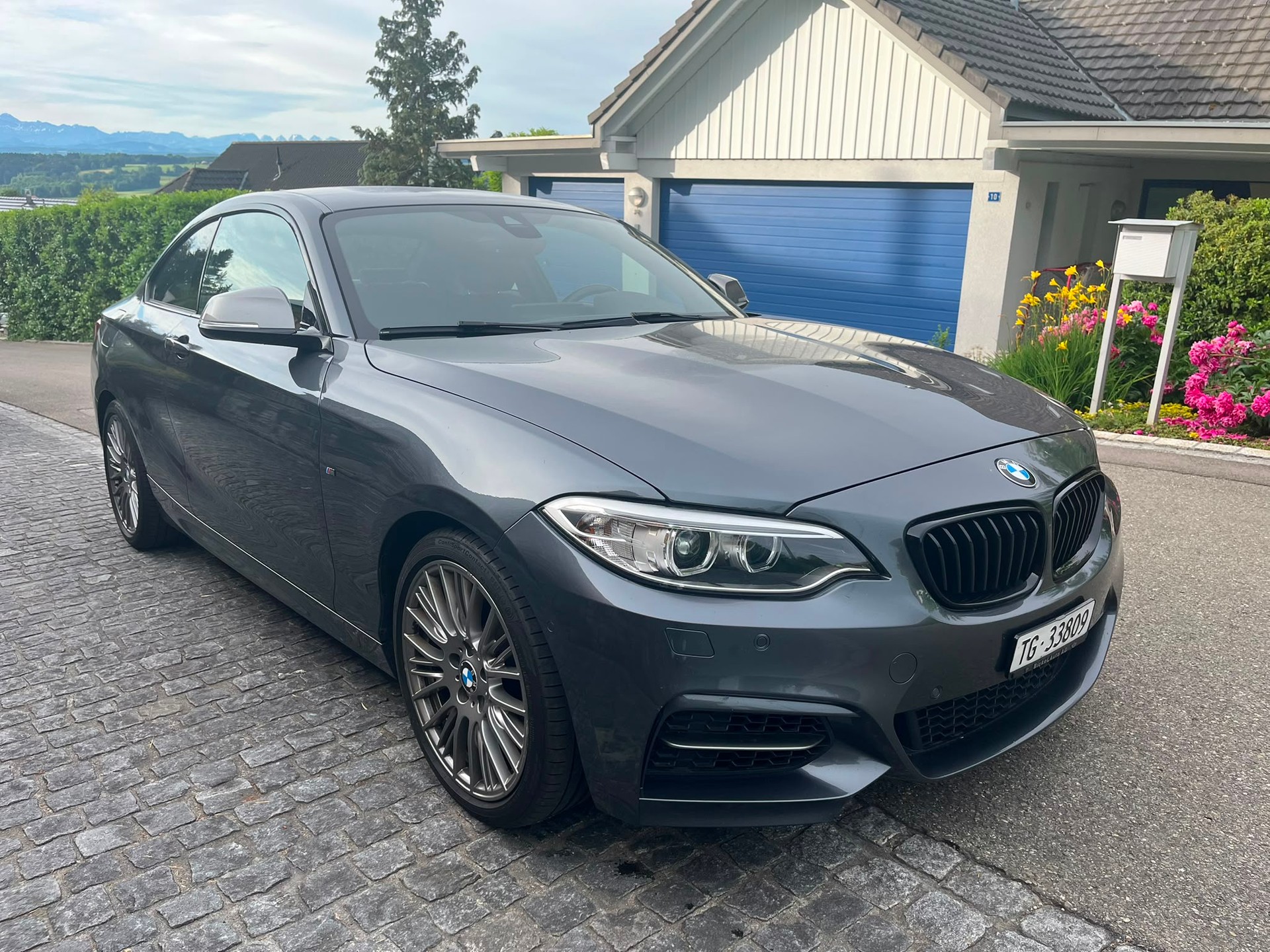 BMW M235i xDrive-image-0