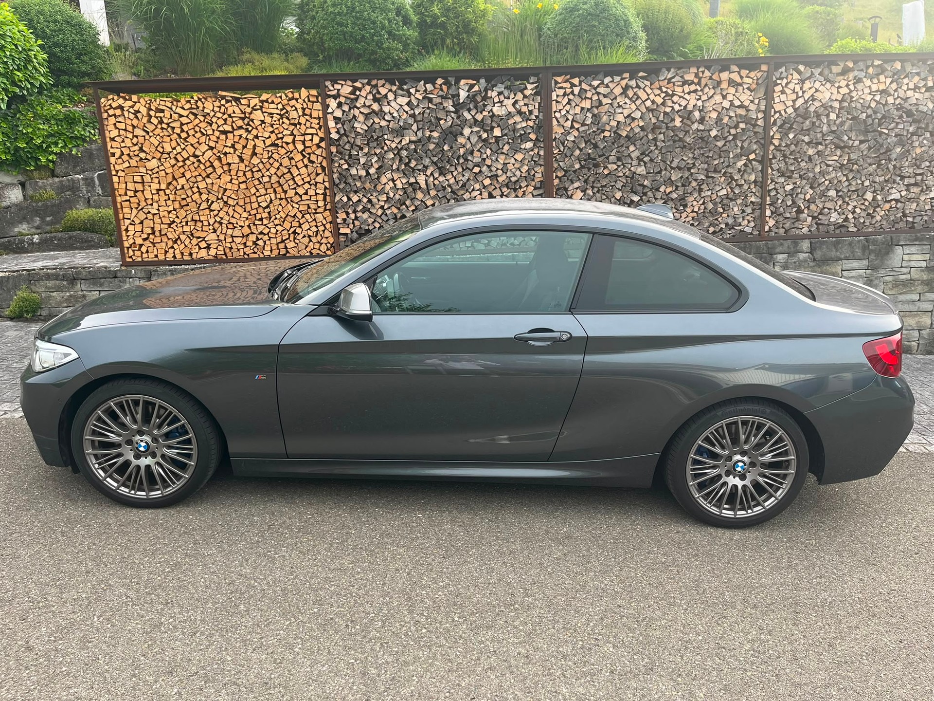 BMW M235i xDrive-image-1