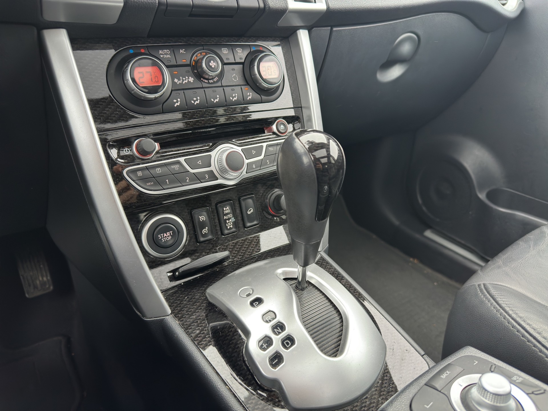 RENAULT Koleos 2.0 dCi Dynamique 4x4 Automatic-image-12