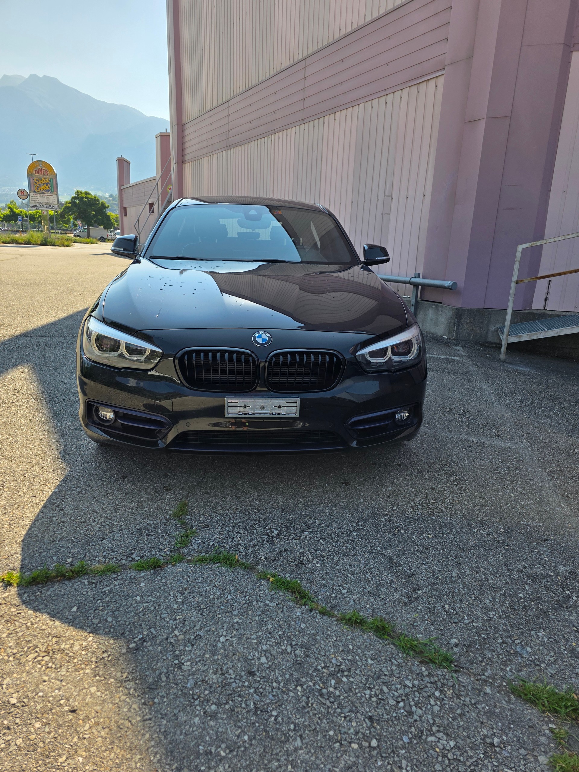 BMW 120d xDrive Edition M Sport Steptronic-image-1