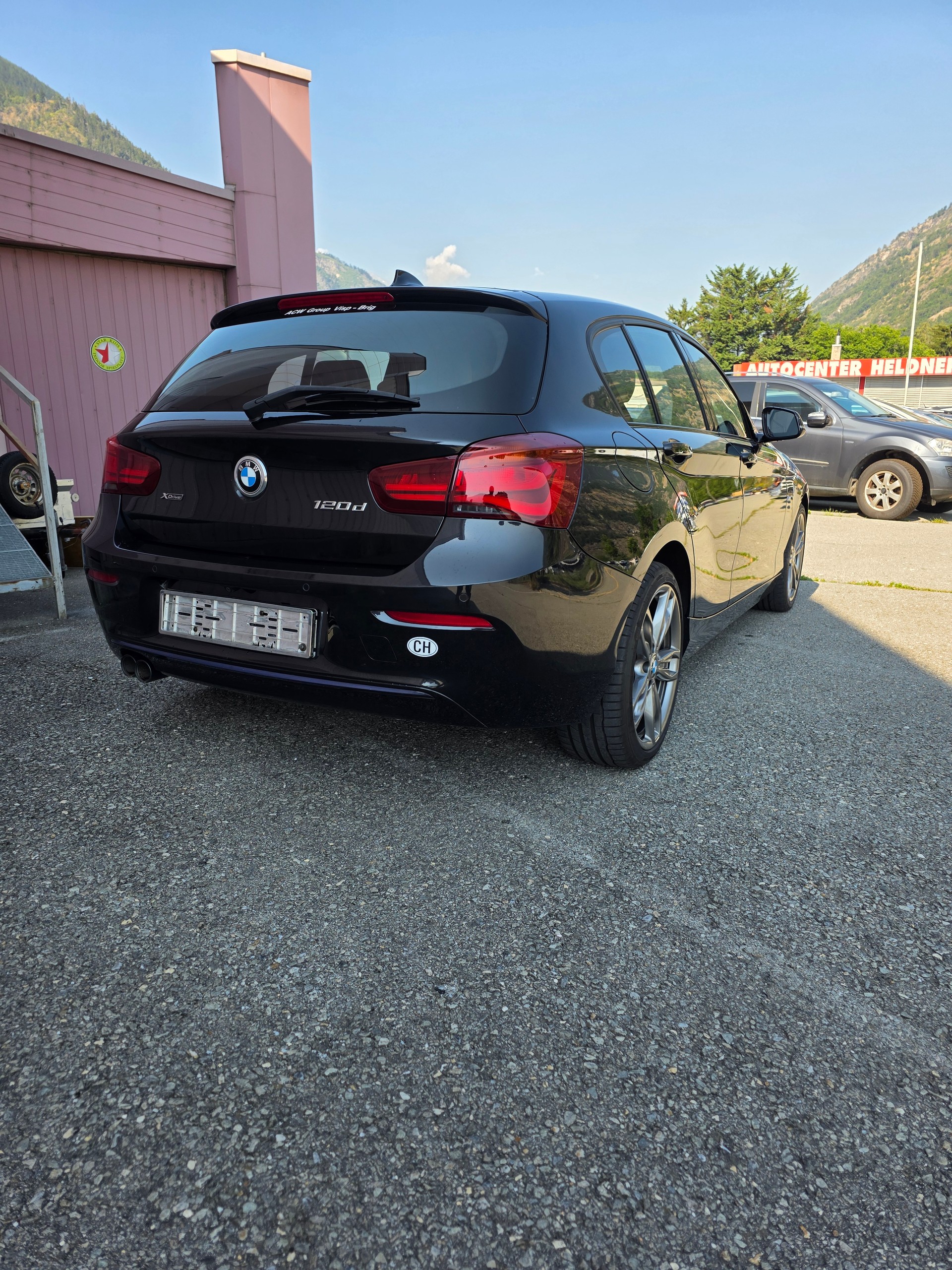 BMW 120d xDrive Edition M Sport Steptronic-image-6