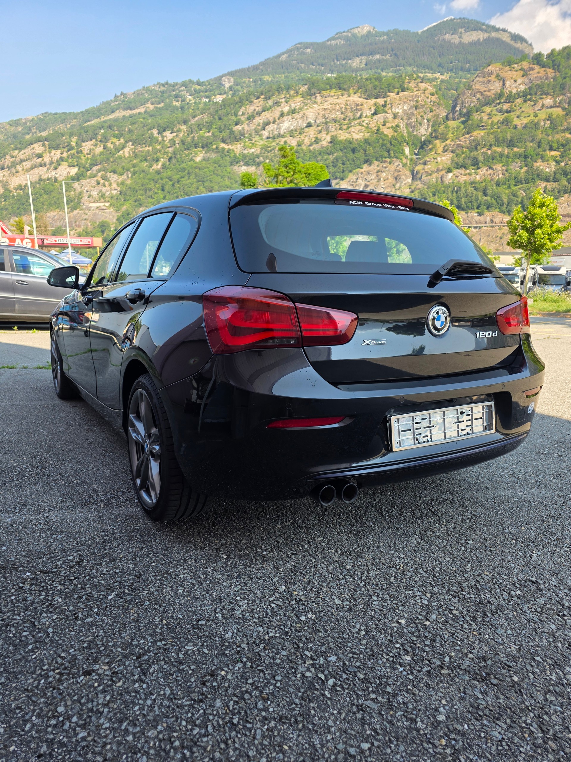 BMW 120d xDrive Edition M Sport Steptronic-image-5