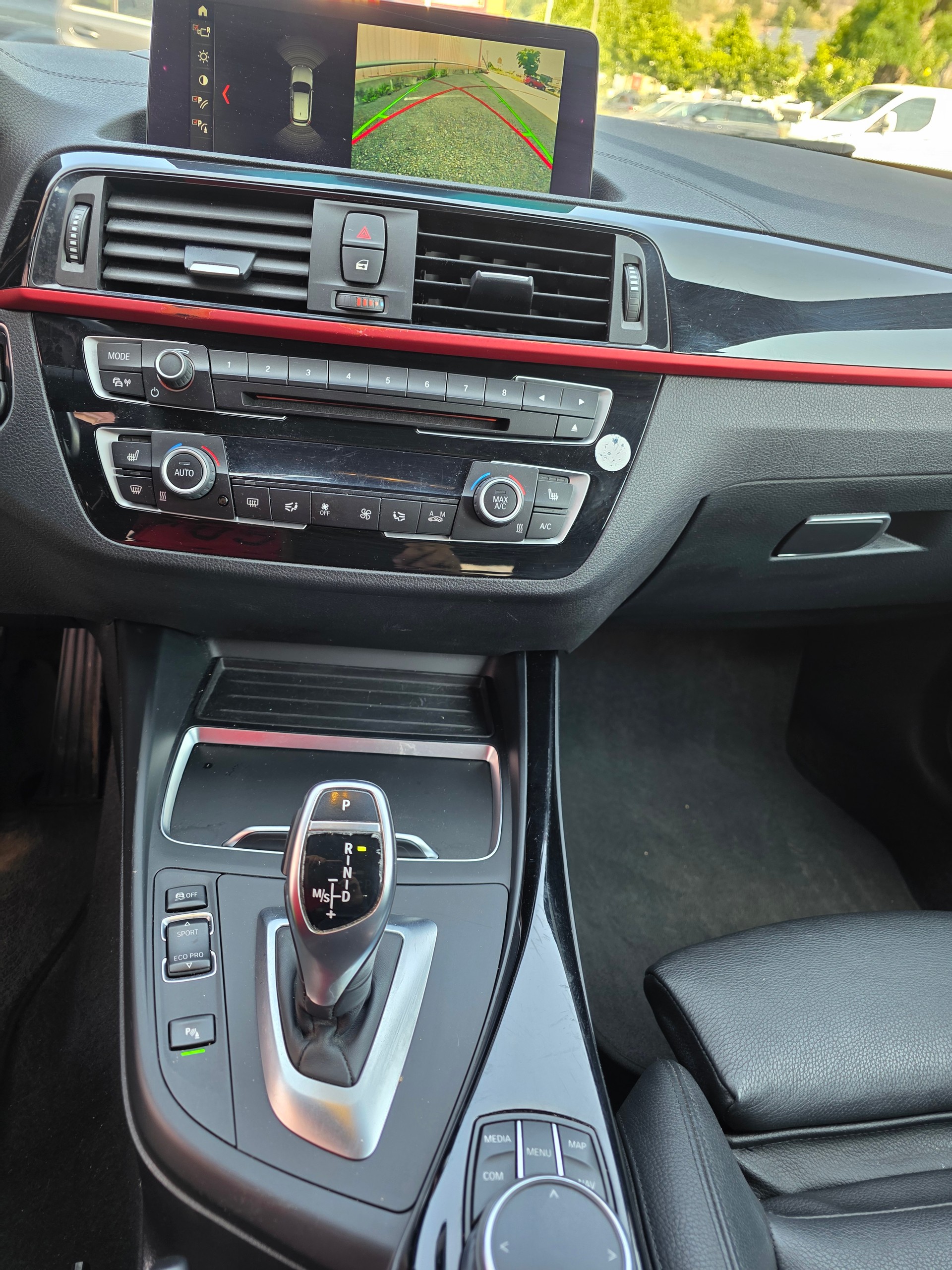 BMW 120d xDrive Edition M Sport Steptronic-image-15