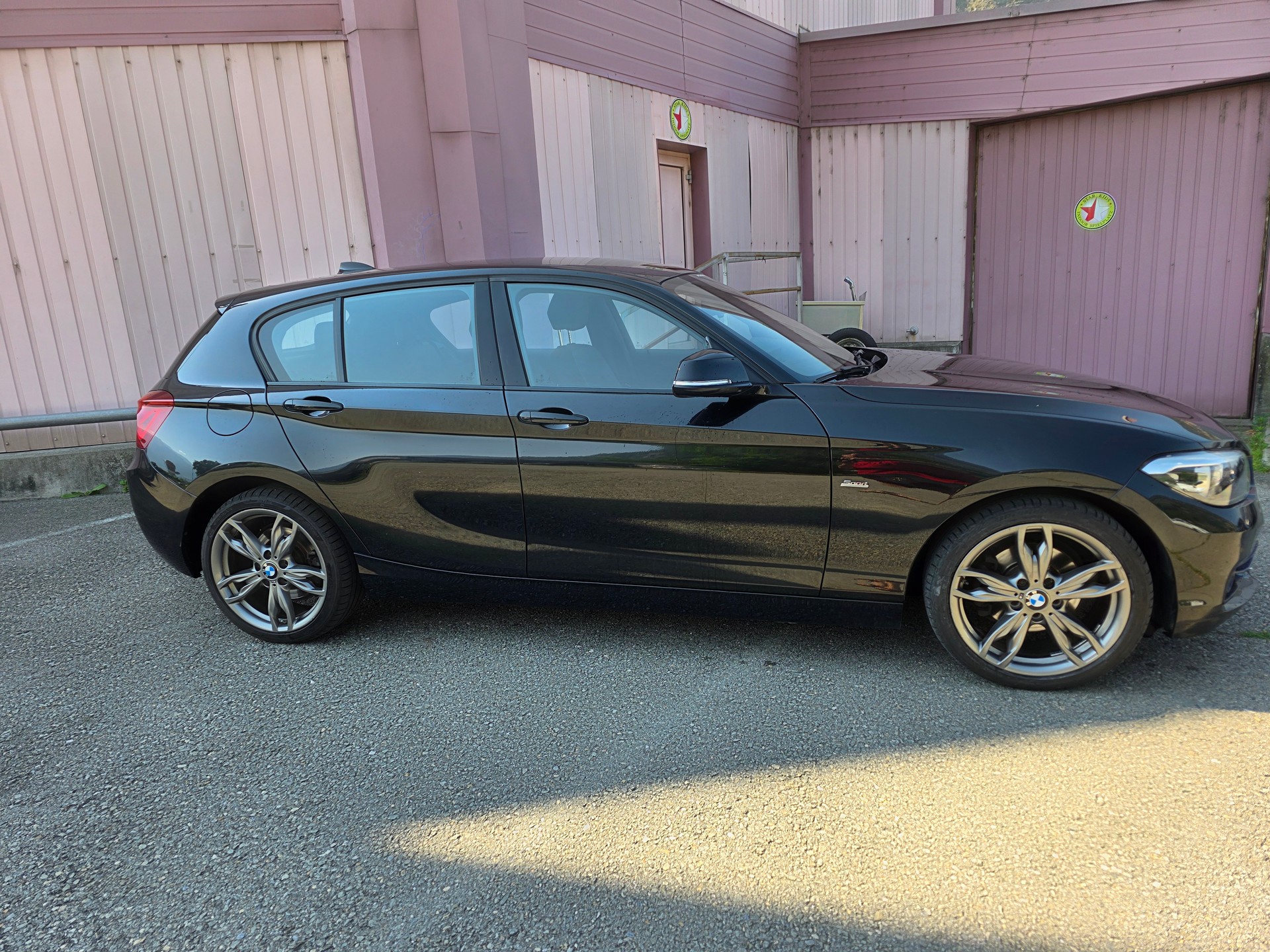 BMW 120d xDrive Edition M Sport Steptronic-image-3