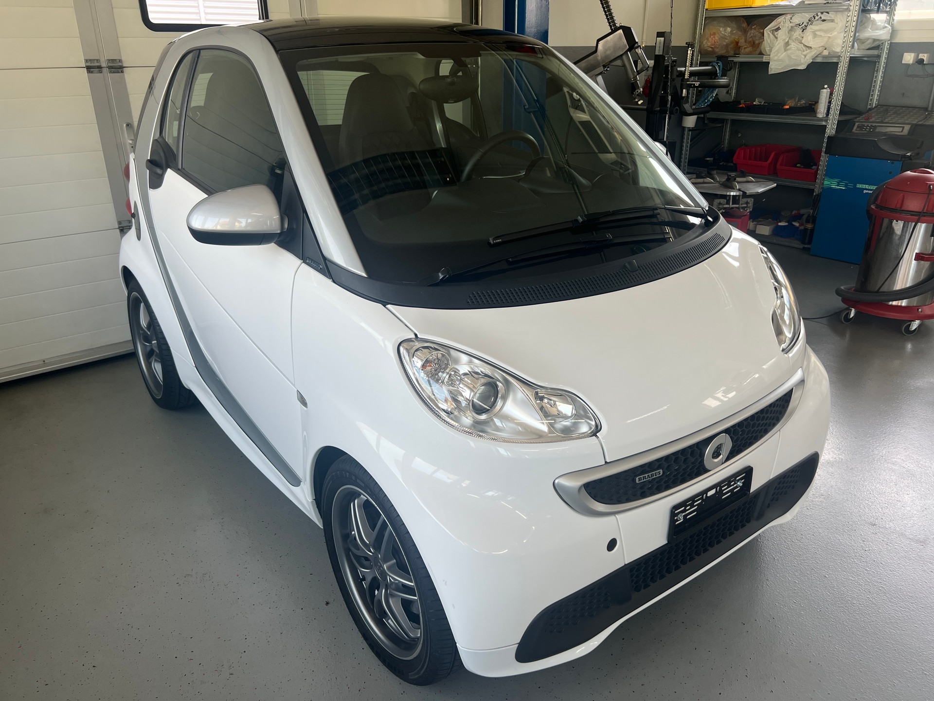 SMART fortwo Brabus softouch-image-1