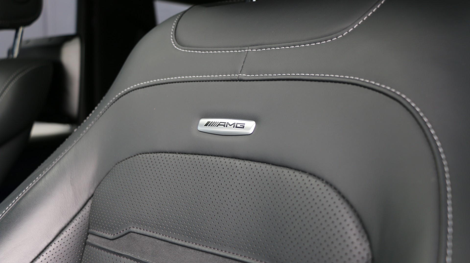 MERCEDES-BENZ G 63 AMG-image-9