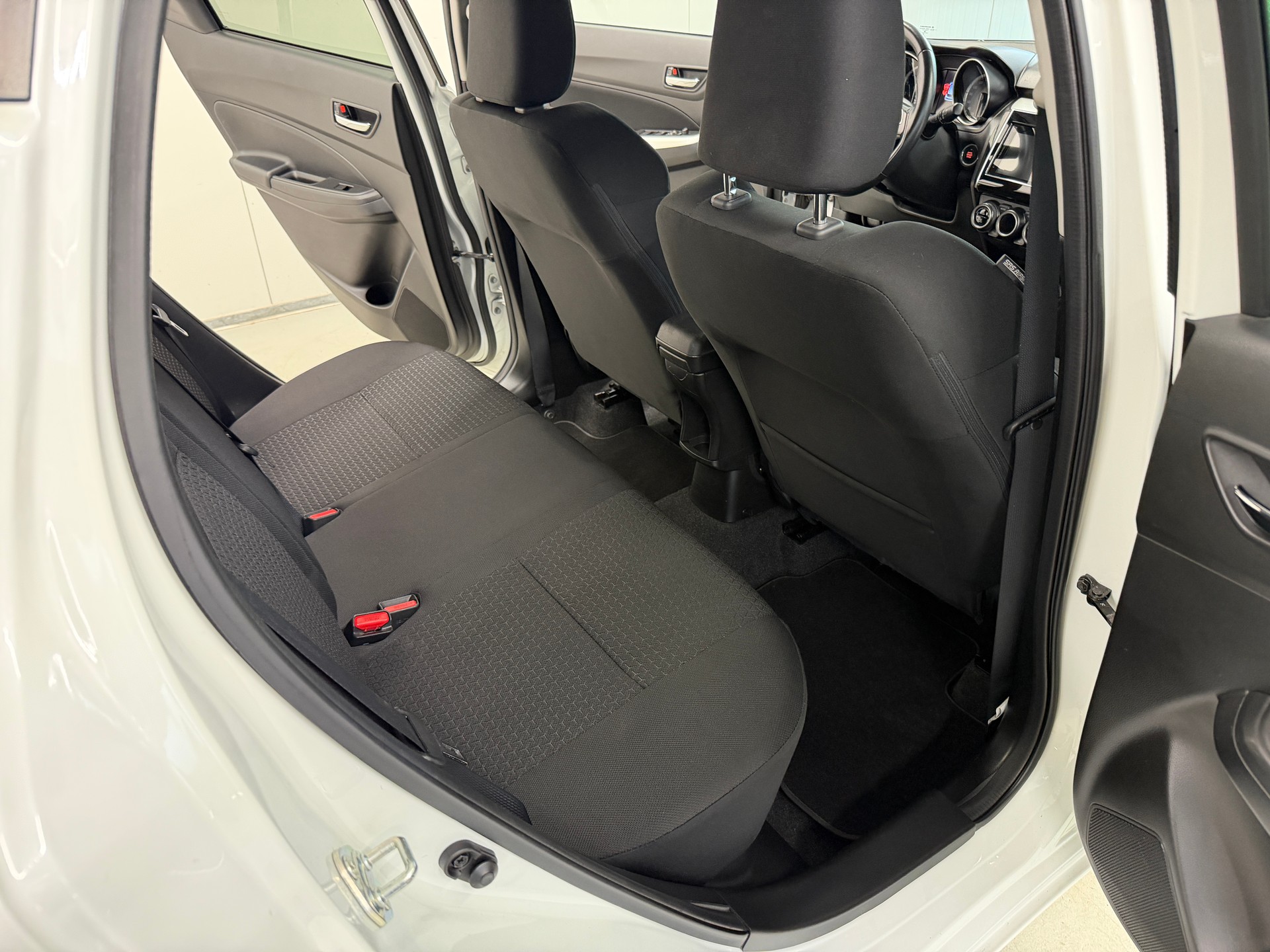 SUZUKI Swift 1.2i 16V Piz Sulai Hybrid Allgrip 4x4-image-15
