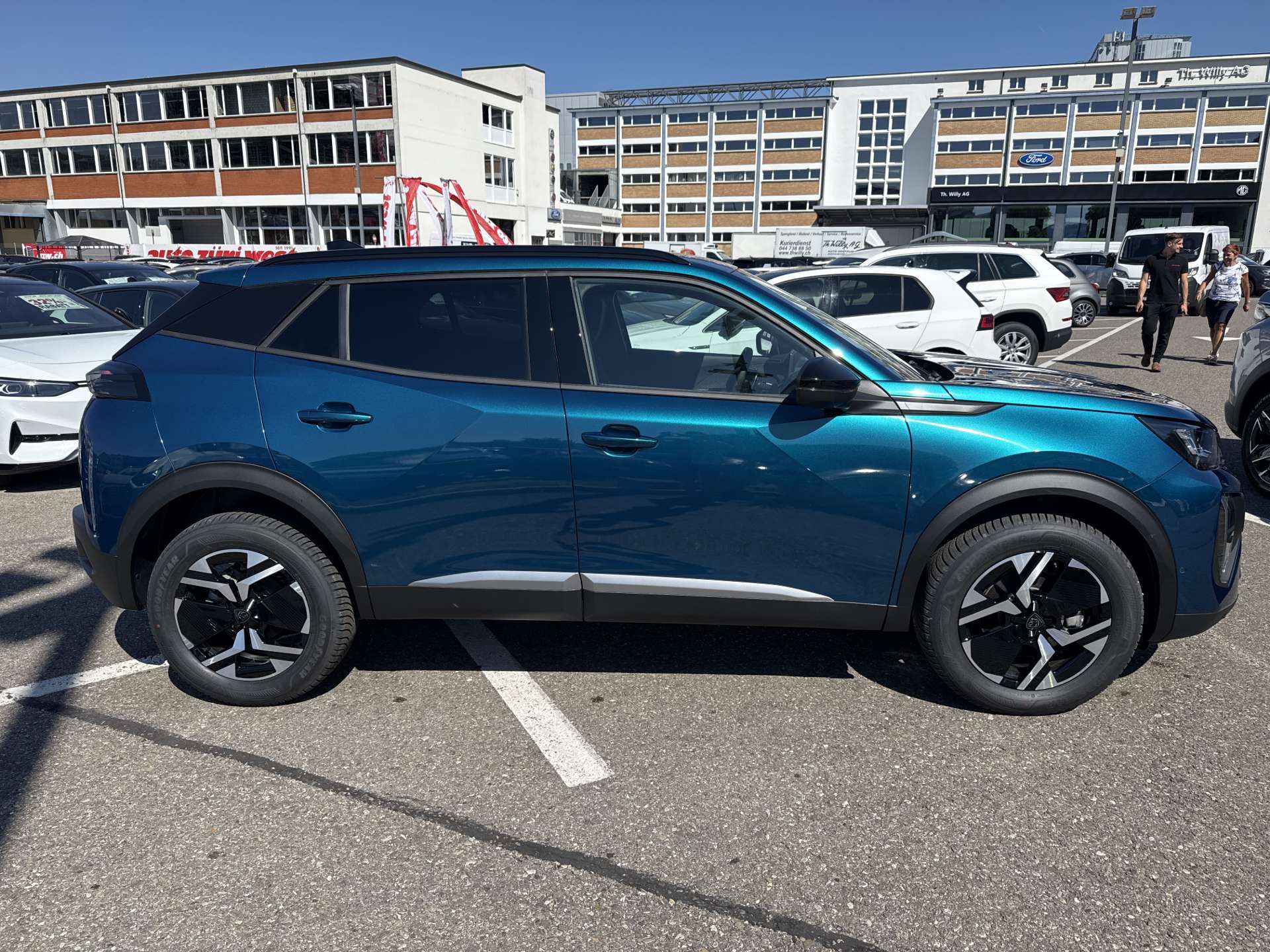 PEUGEOT 2008 1.2 145 MHEV Allure Automat-image-10