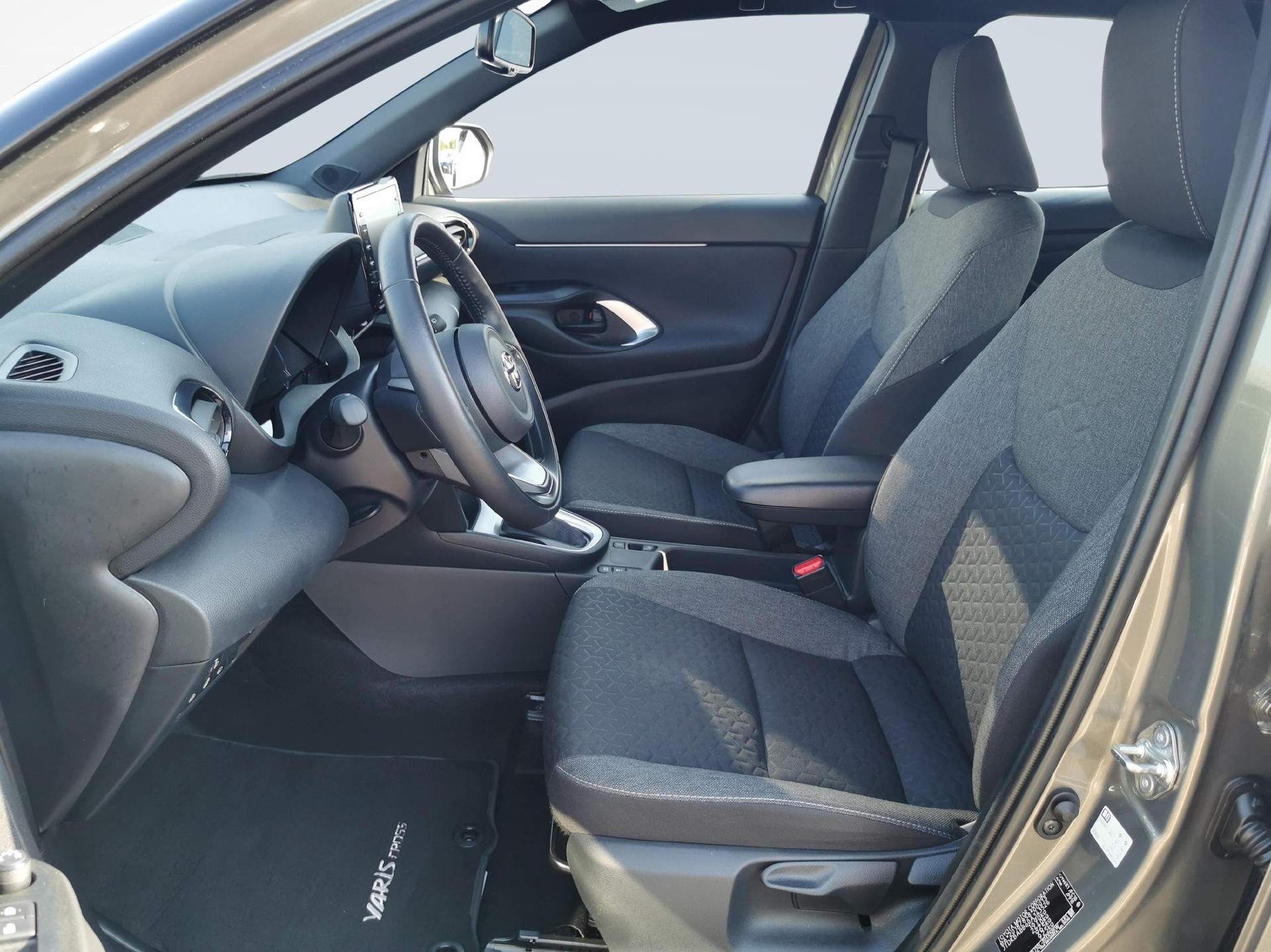 TOYOTA Yaris Cross 1.5 VVT-i HSD Trend-image-1