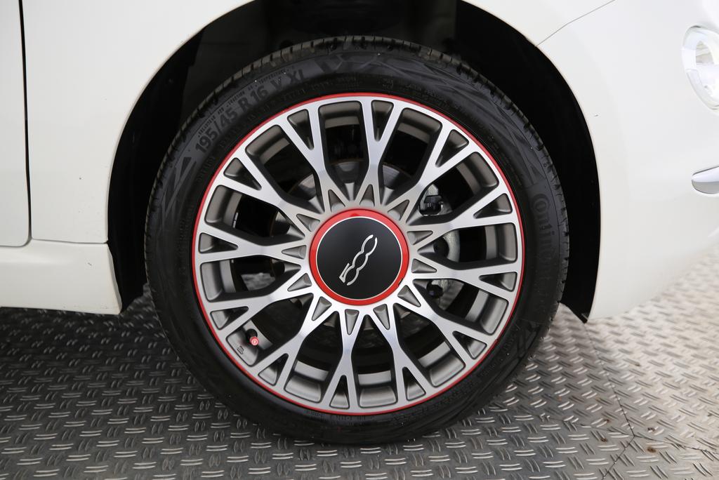FIAT 500 C 1.0 Hybrid Dolcevita-image-11