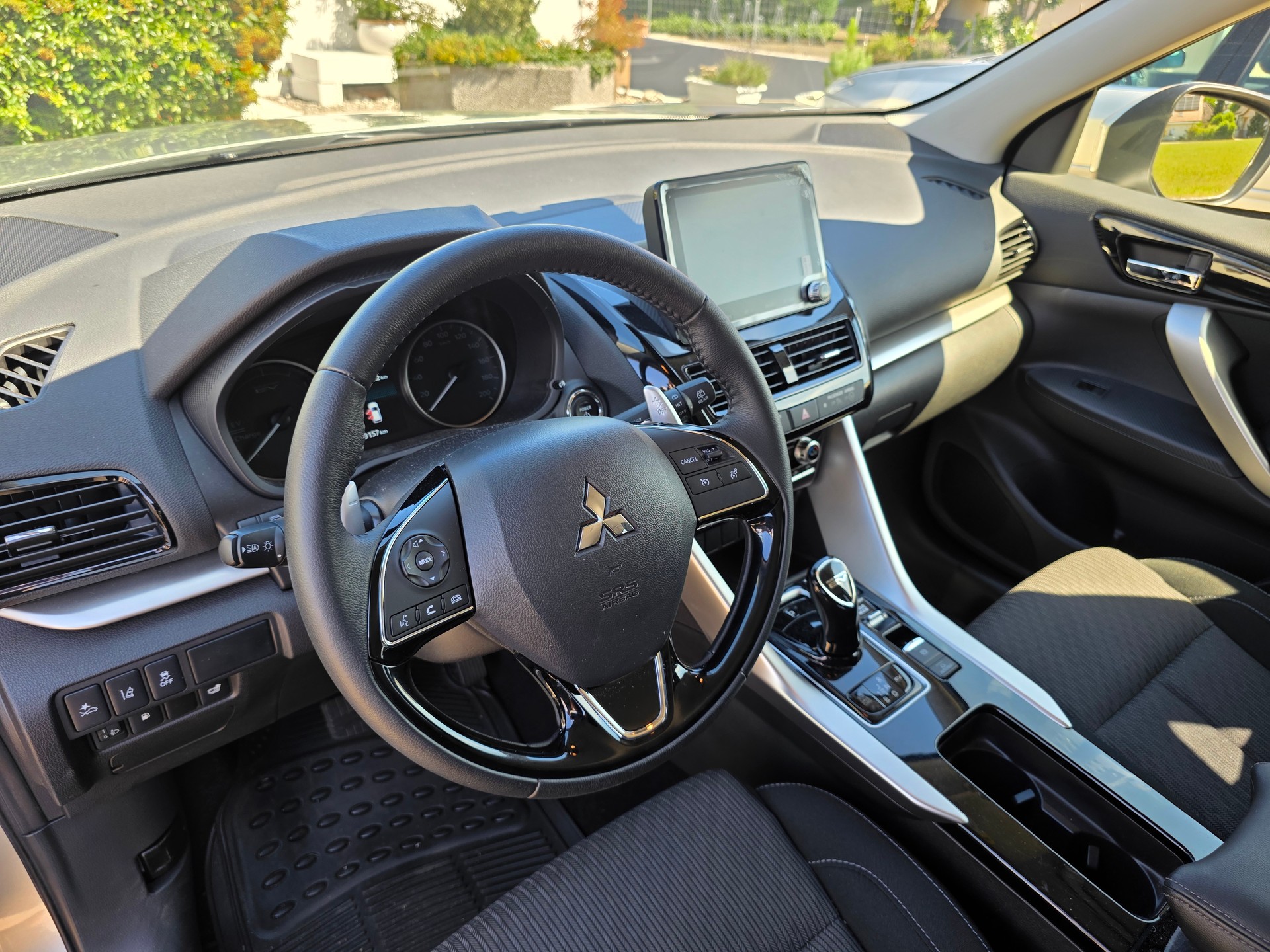 MITSUBISHI 2.4 PHEV Invite 4x4-image-3