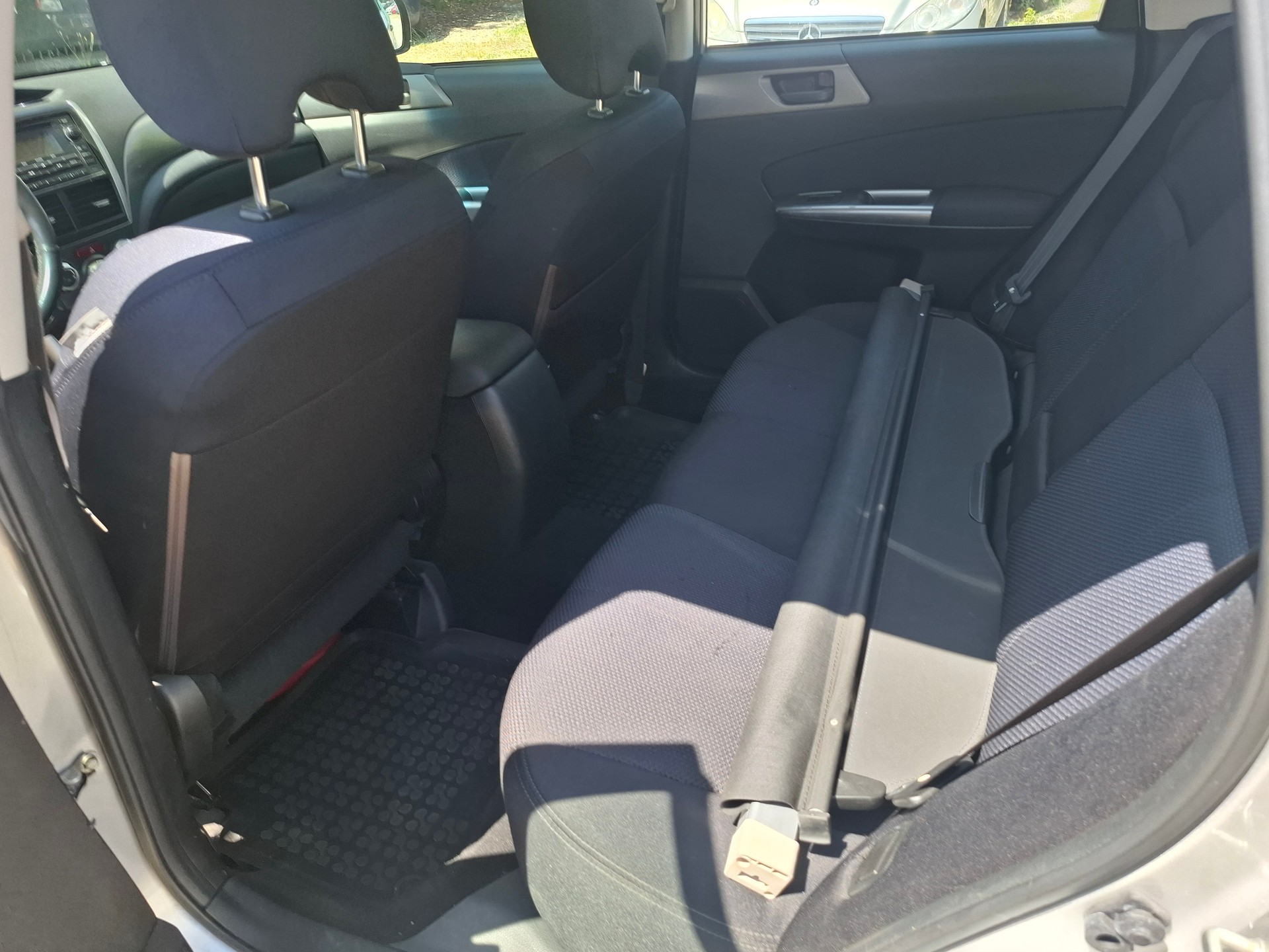 SUBARU Forester 2.0D XS Comfort-image-9