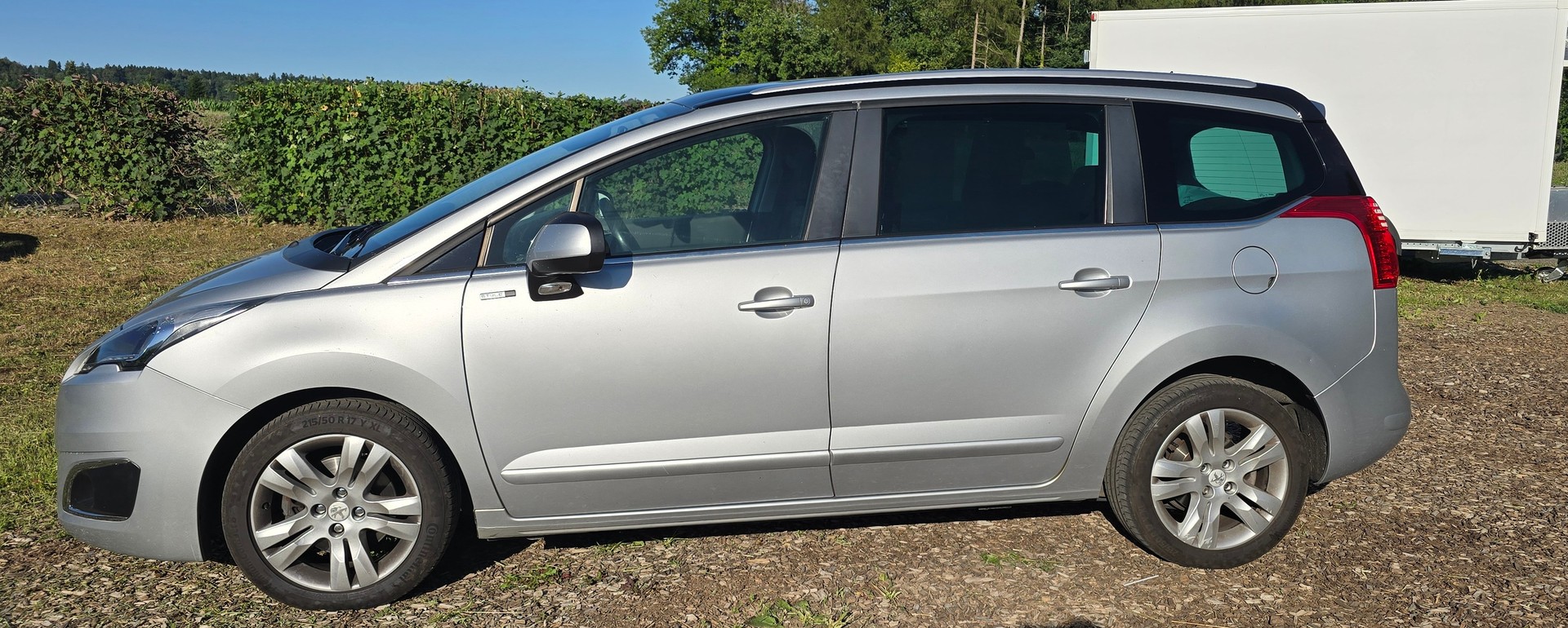 PEUGEOT 5008 1.6 16V T Allure Tiptronic-image-4